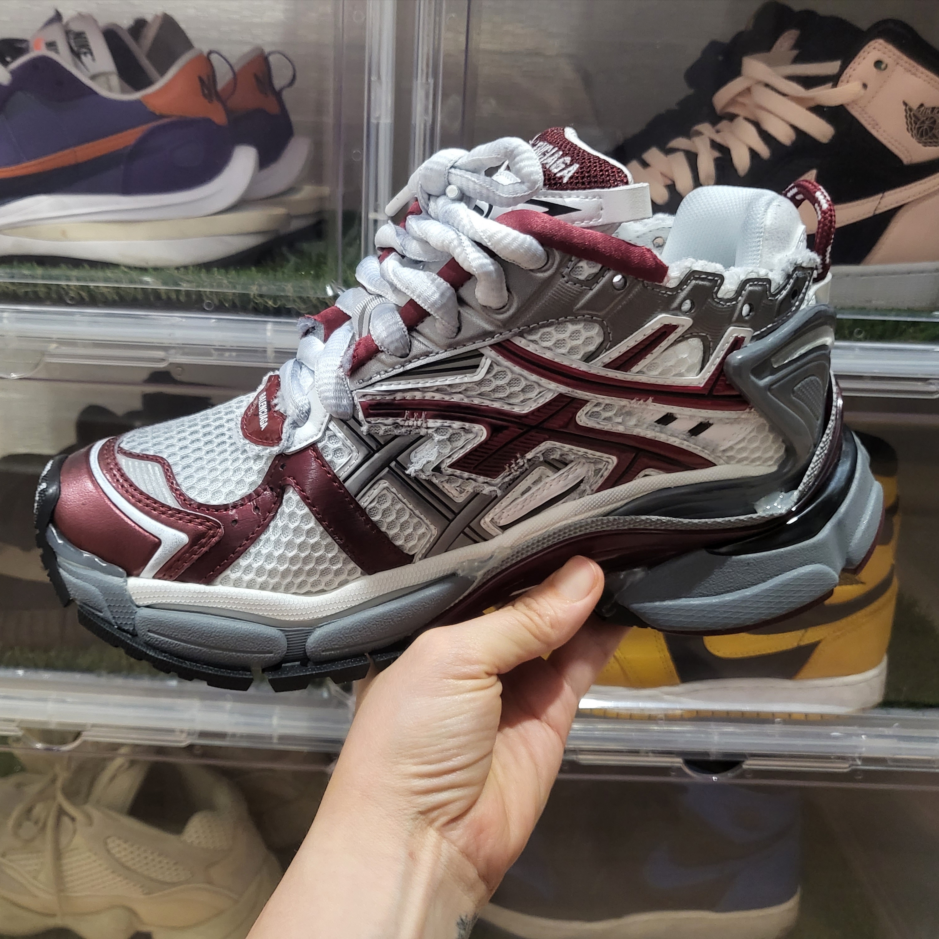 Balenciaga Runner Sneakers Grey Burgundy, Supreme Bandana Camp Cap Red - 21SS 착용 스타일 - 2