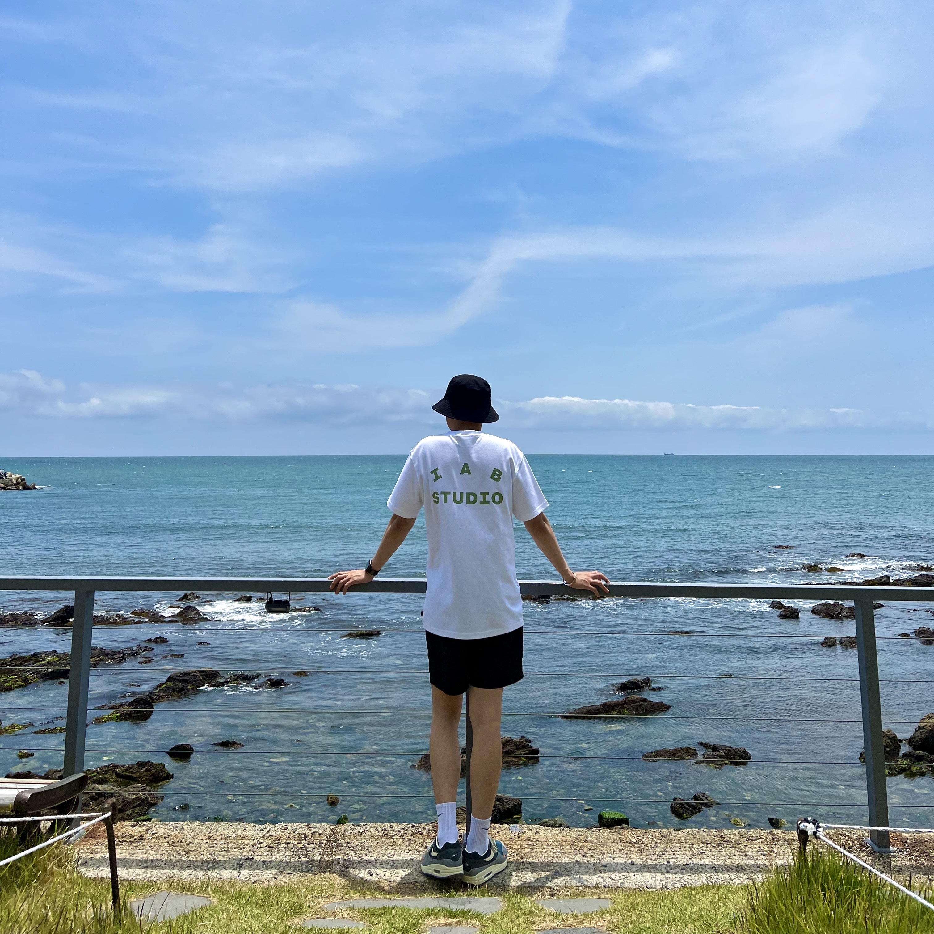 Nike x Kasina Air Max 1 SP Won-Ang Particle Grey, IAB Studio T-Shirt White Light Green 착용 스타일