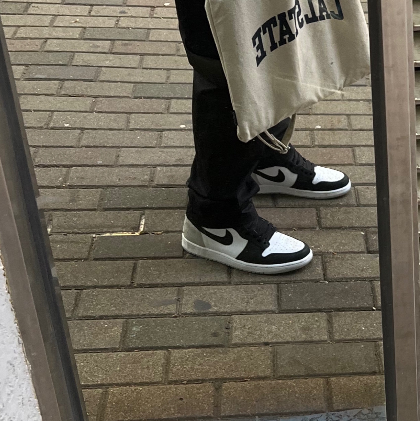 Jordan 1 Retro High OG Bleached Coral 착용 스타일