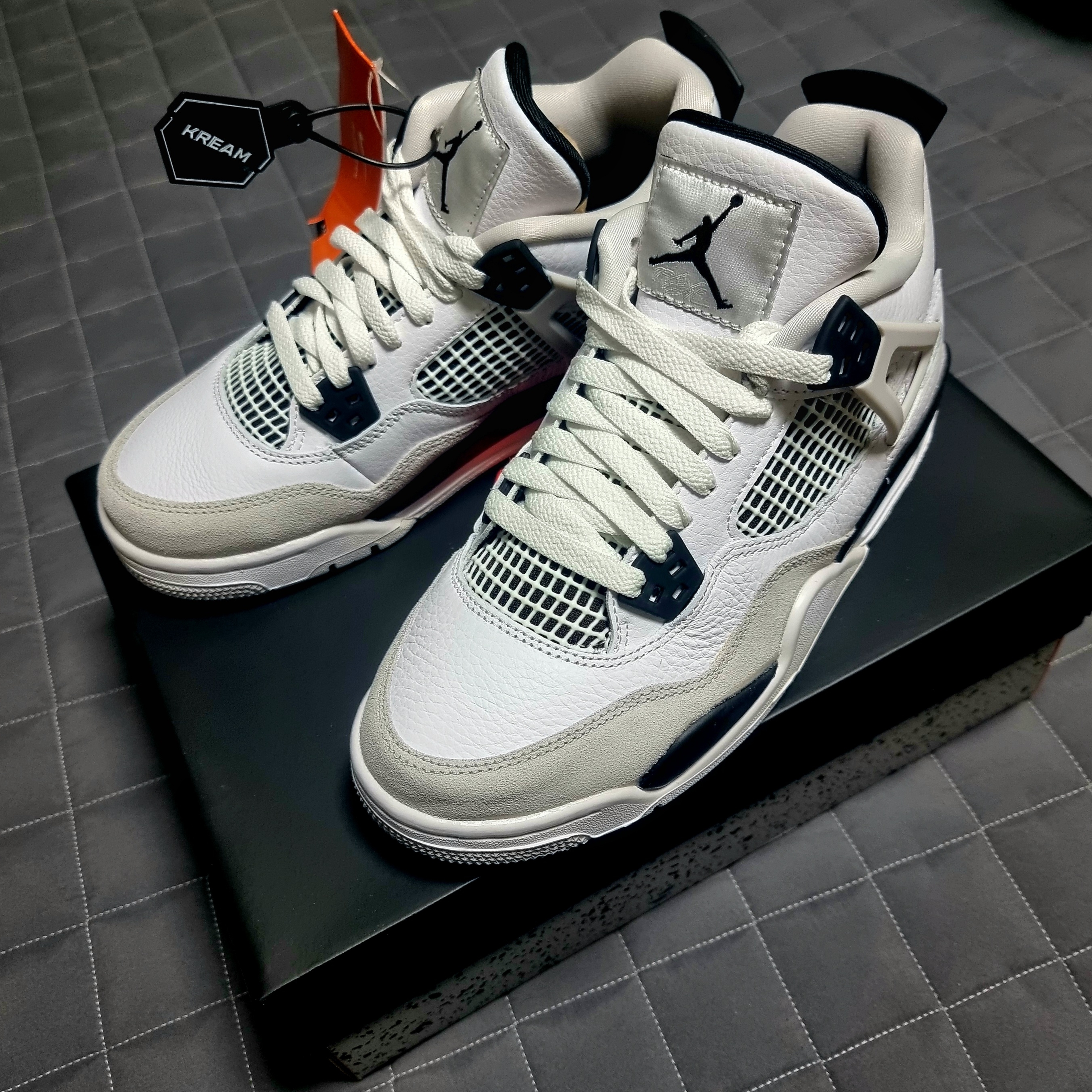 (GS) Jordan 4 Retro White and Black 착용 스타일