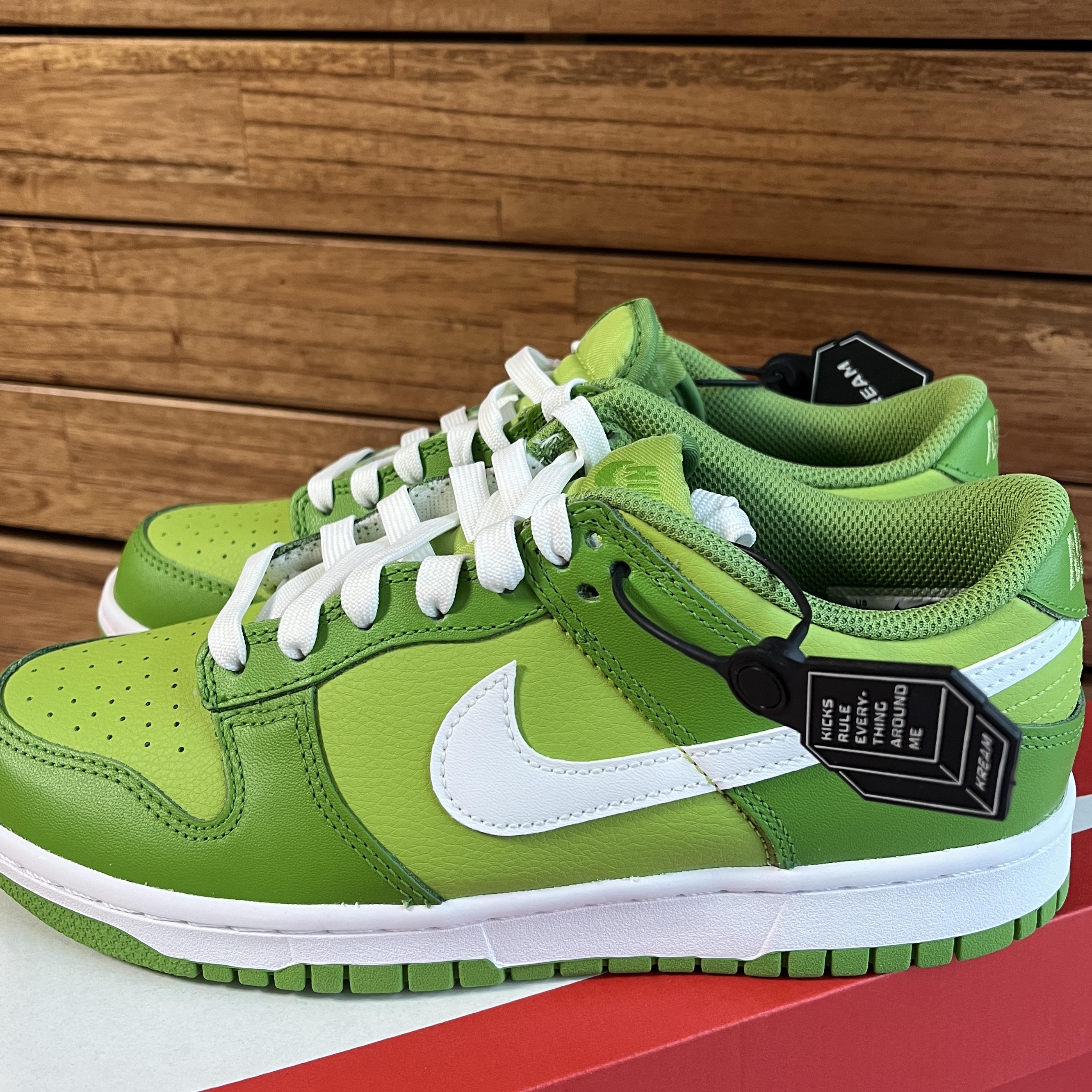 (GS) Nike Dunk Low Vivid Green 착용 스타일