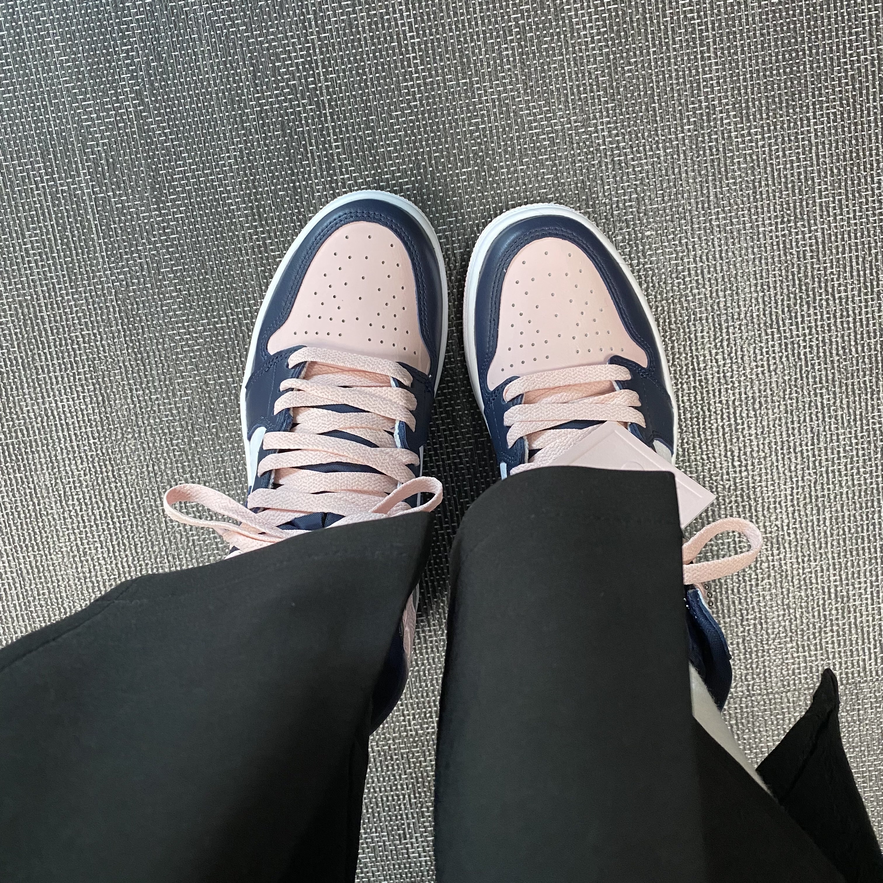 (W) Jordan 1 Retro High OG Atmosphere 착용 스타일