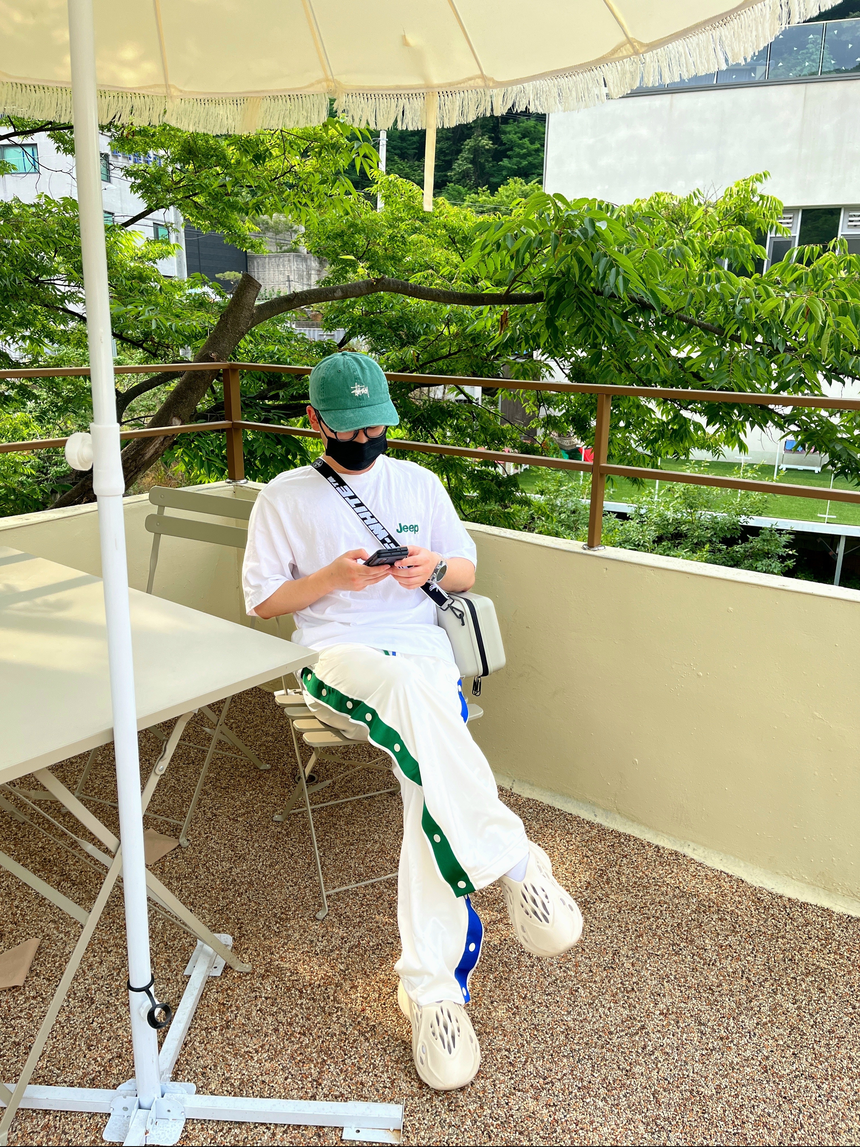 (W) Jordan x Aleali May Tearaway Pants White - Asia, Stussy Washed Stock Low Pro Cap Green 착용 스타일 - 2