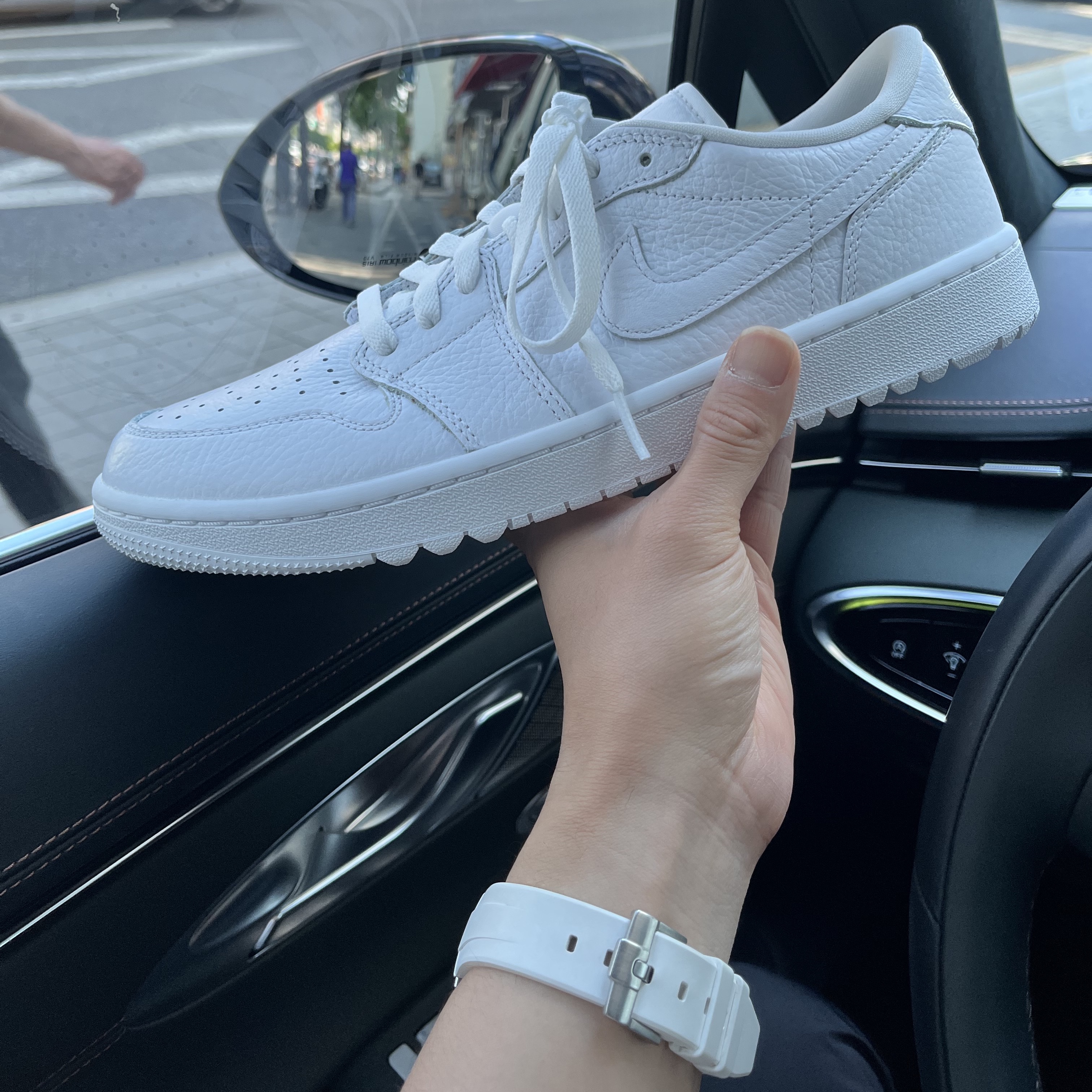 Jordan 1 Low Golf Triple White 착용 스타일