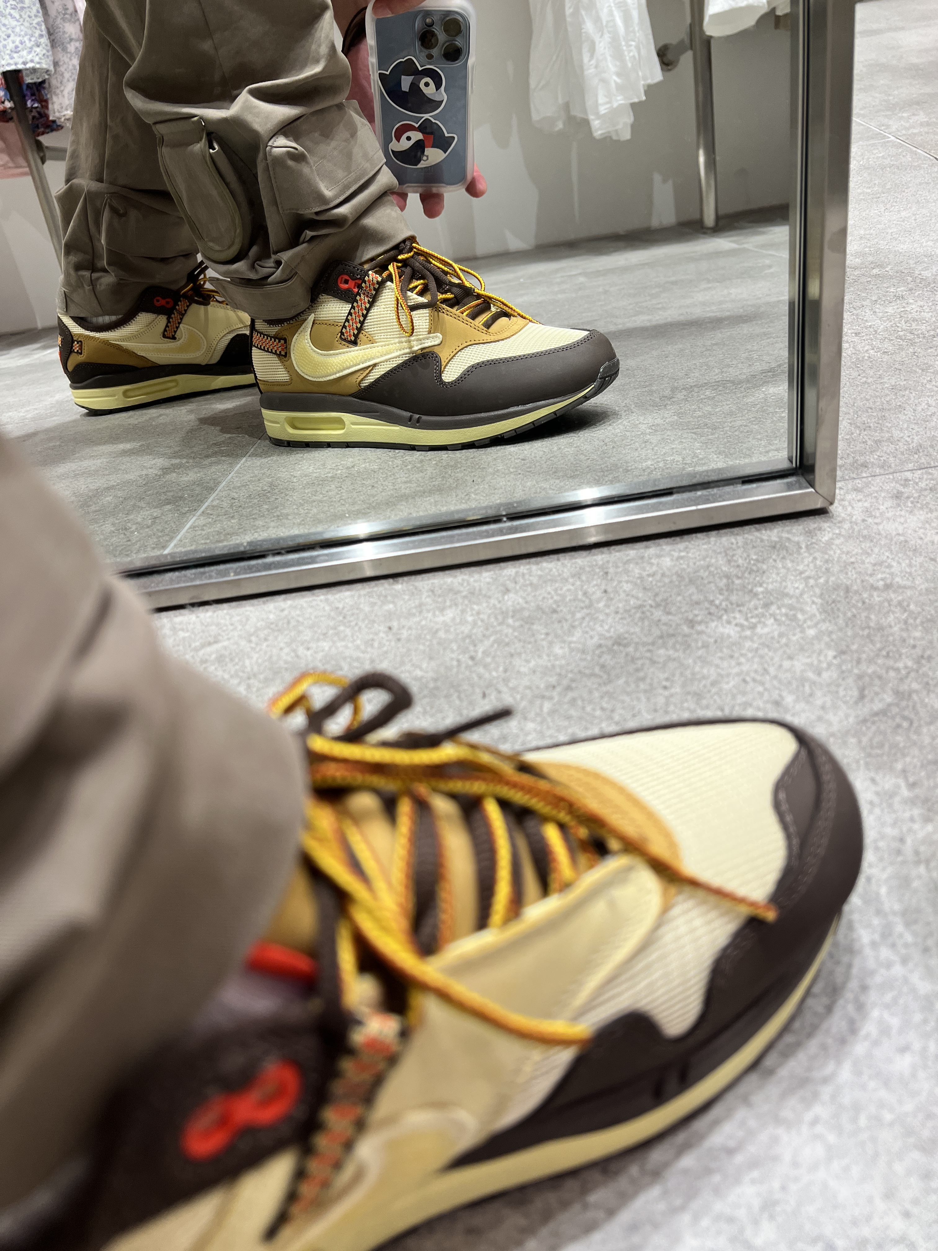 Nike x Travis Scott Air Max 1 Cact.us Brown 착용 스타일 - 1