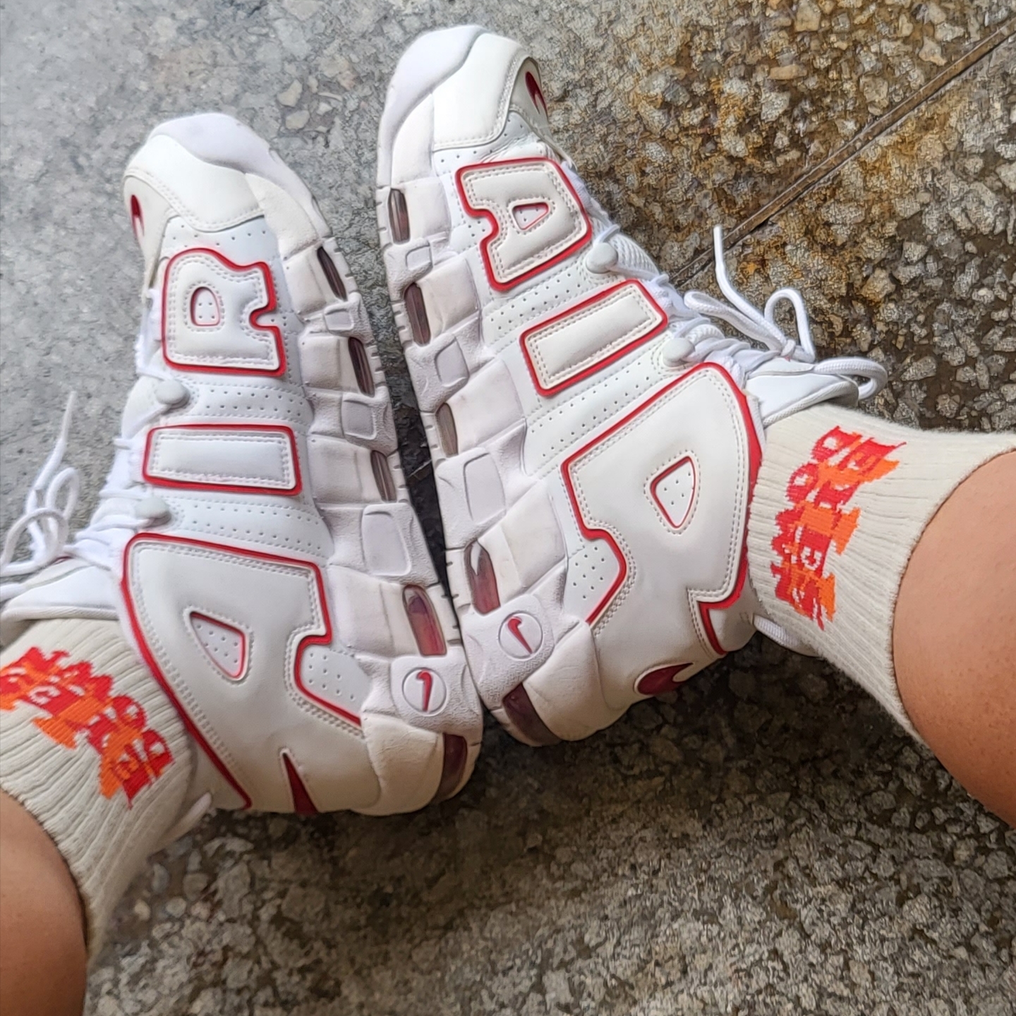 Nike Air More Uptempo White Varsity Red 2021 착용 스타일 - 2