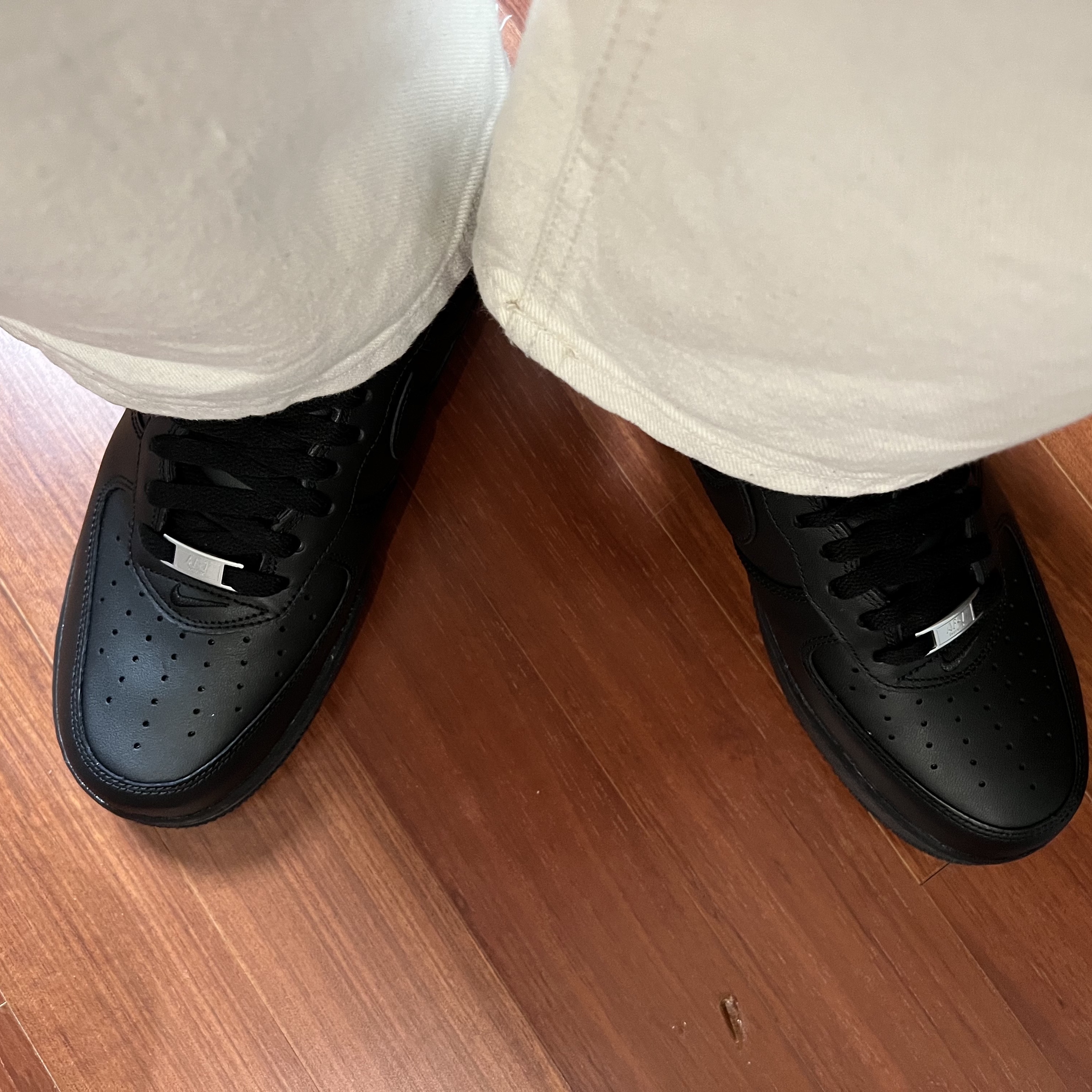Nike x Supreme Air Force 1 Low Black 착용 스타일 - 2