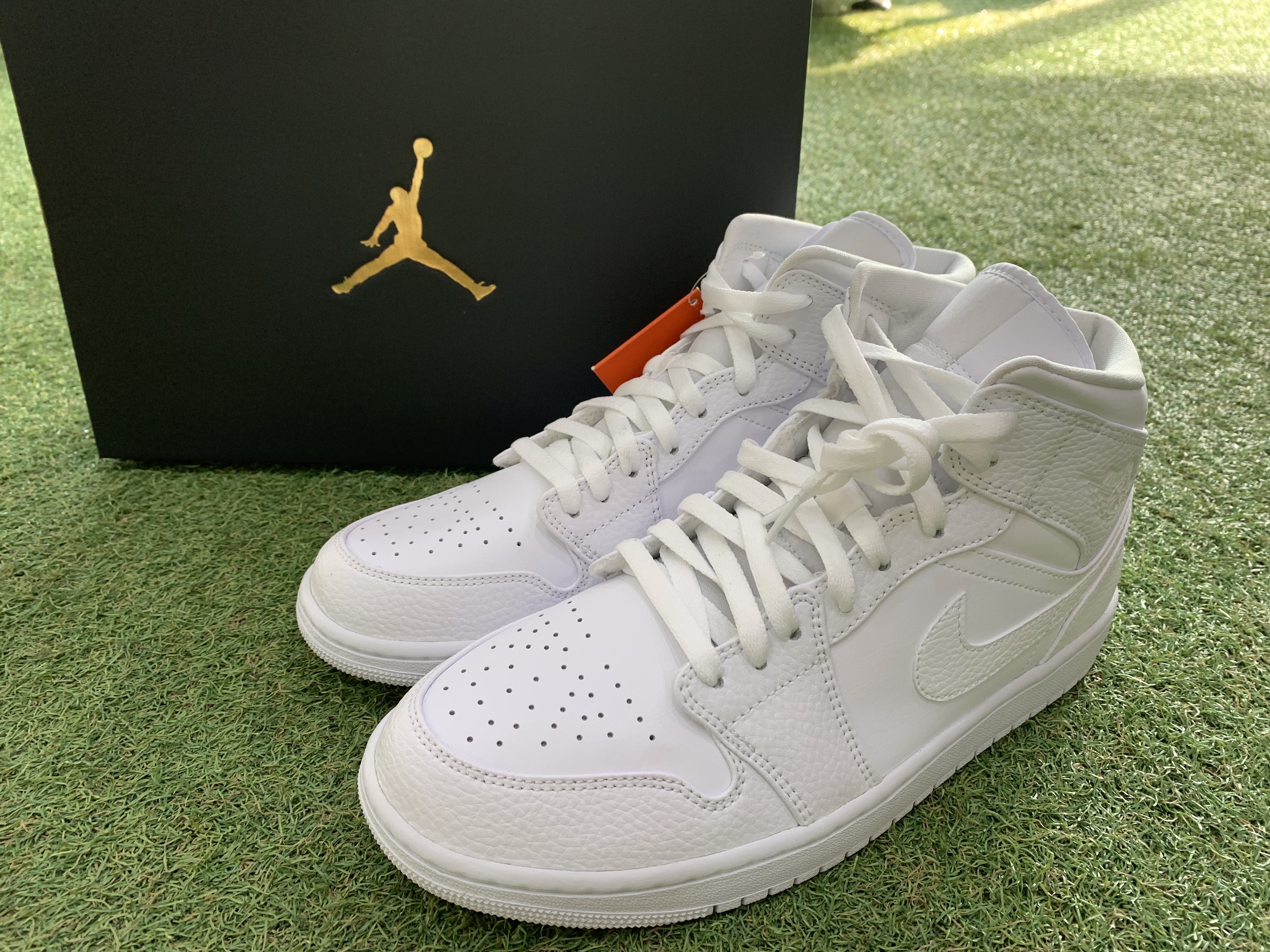 Jordan 1 Mid Triple White 착용 스타일