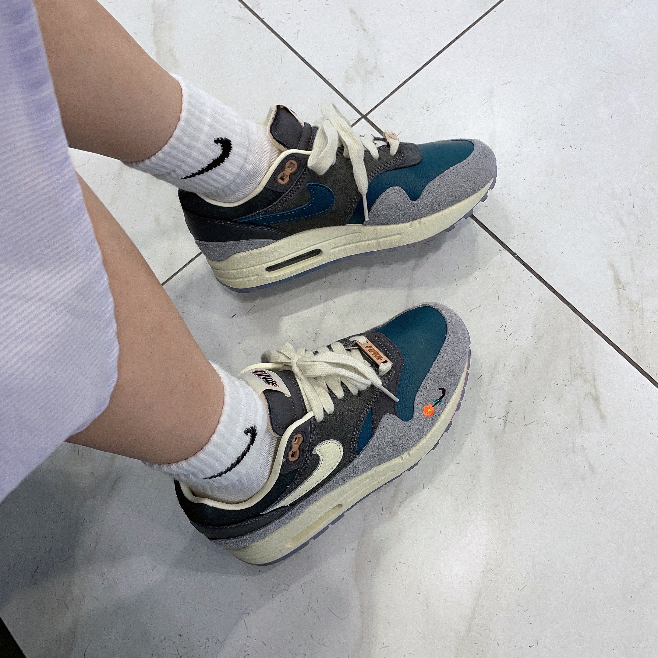 Nike x Kasina Air Max 1 SP Won-Ang Particle Grey 착용 스타일