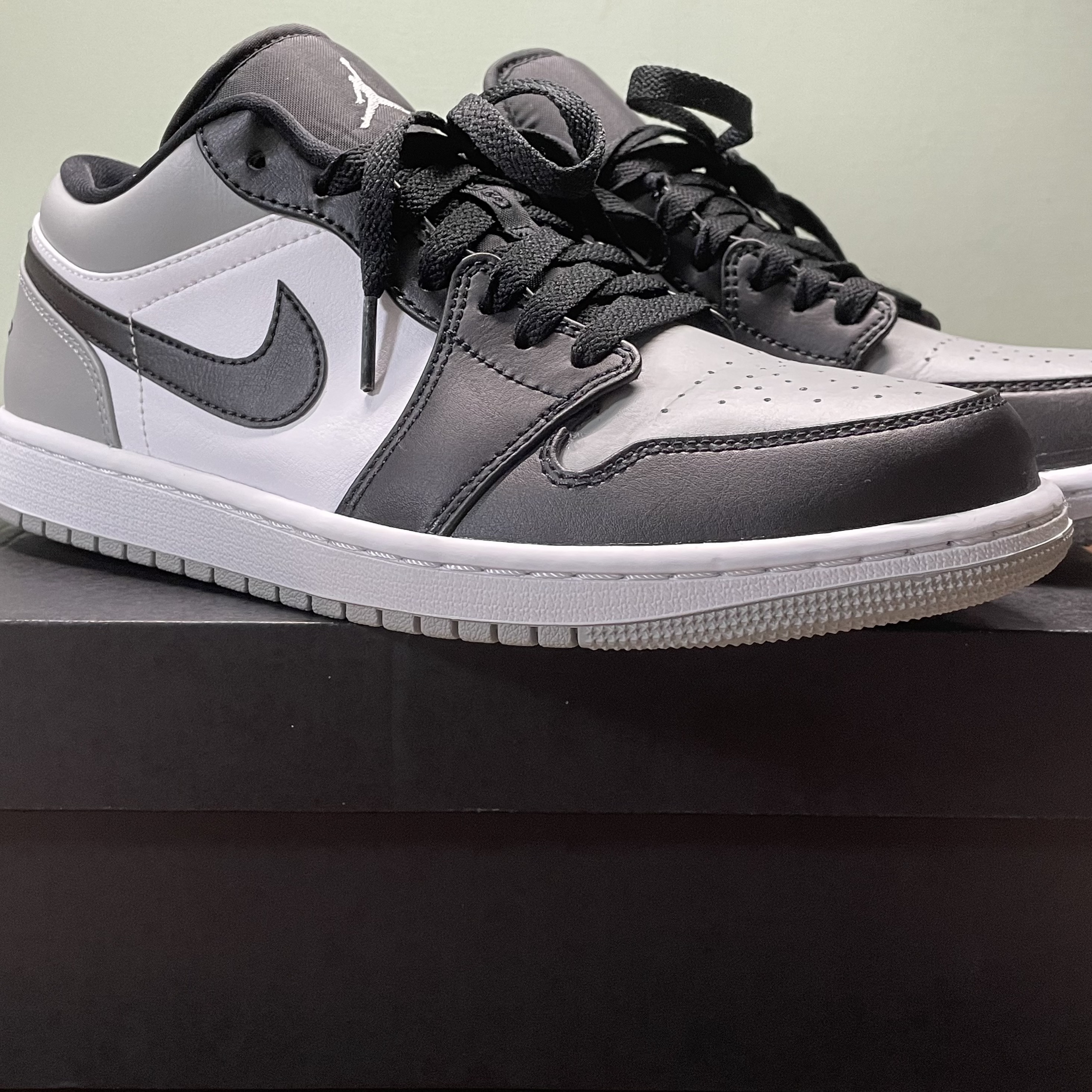 Jordan 1 Low Light Smoke Grey Black 착용 스타일