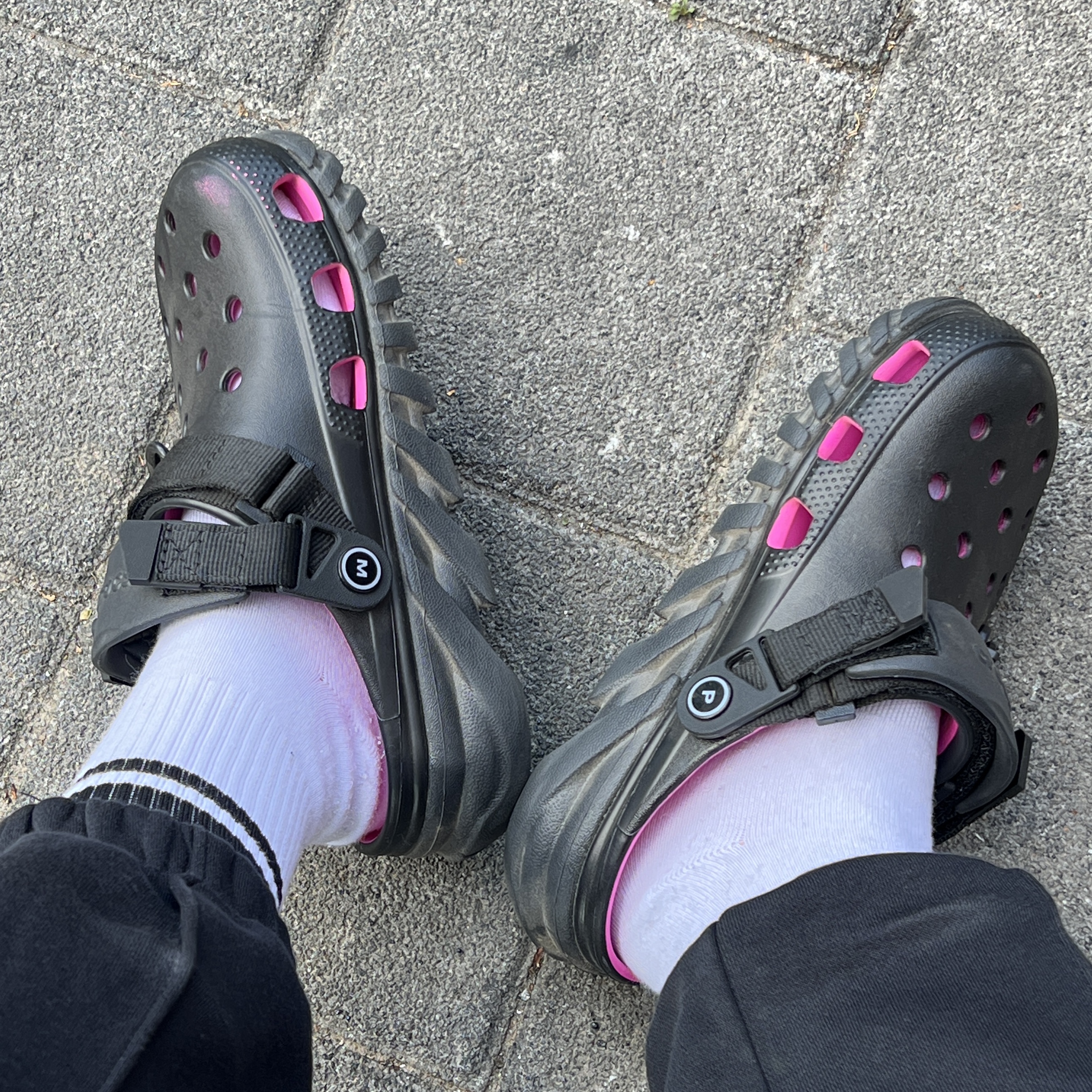 Crocs x Post Malone Duet Max Clog Black 착용 스타일