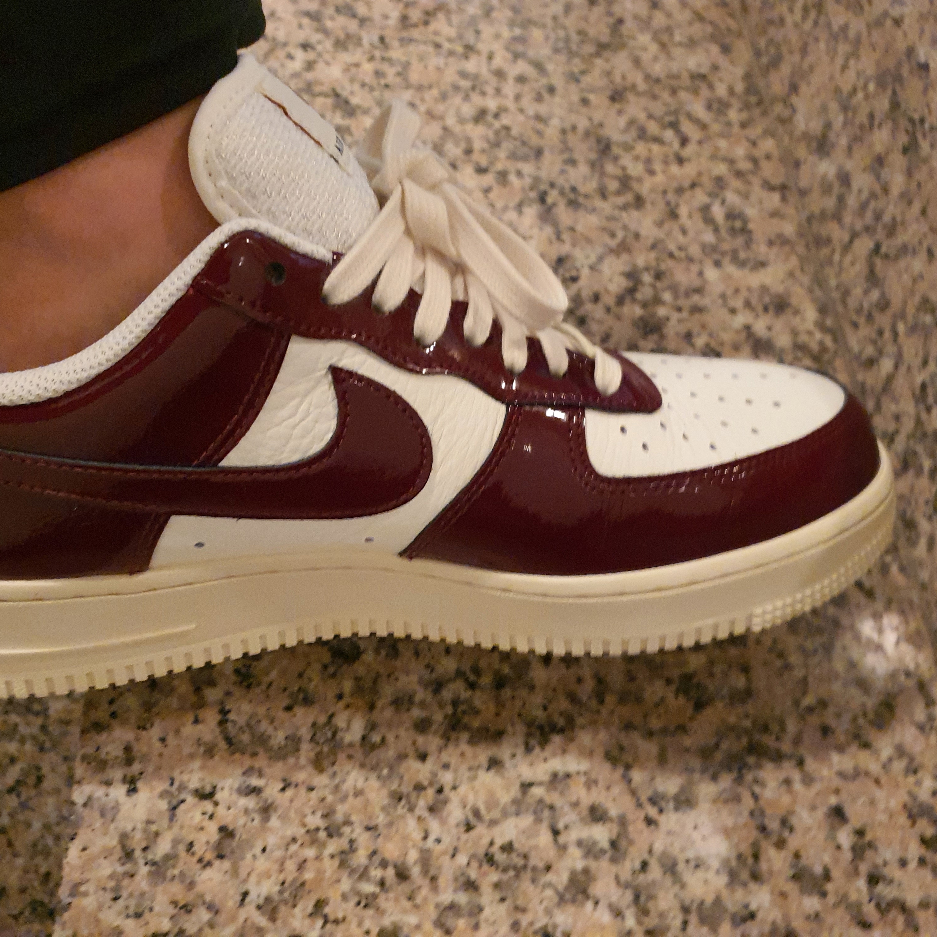(W) Nike Air Force 1 Low Dark Beetroot 착용 스타일 - 2