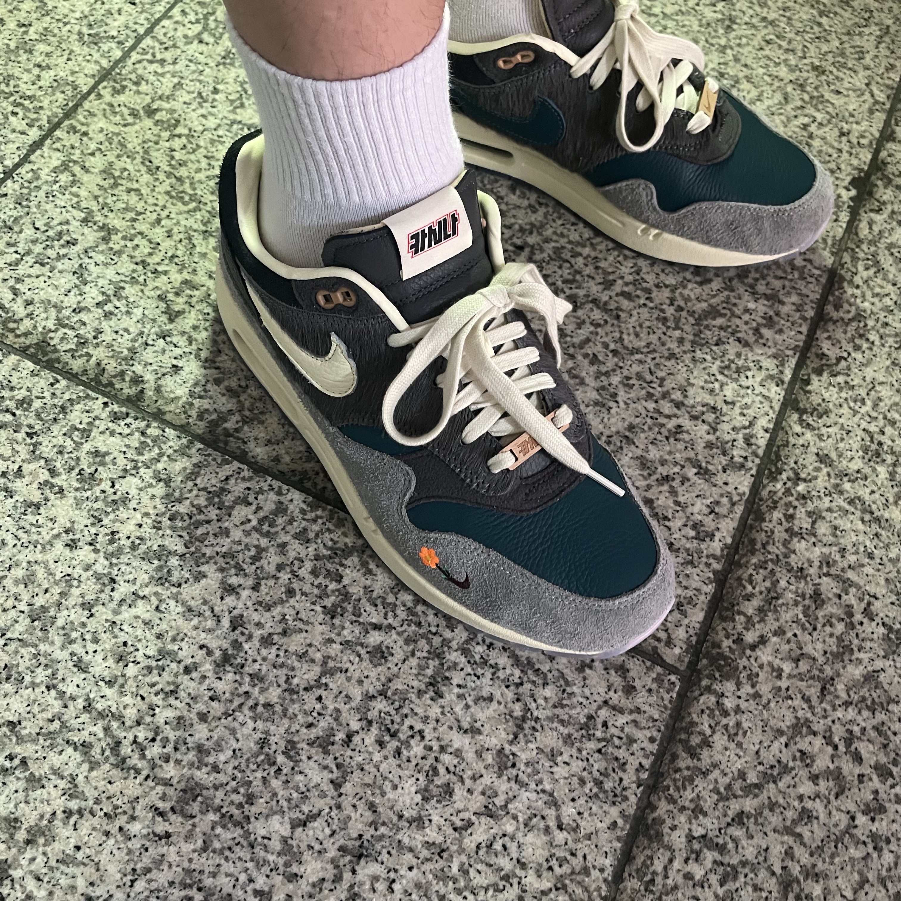 Nike x Kasina Air Max 1 SP Won-Ang Particle Grey 착용 스타일