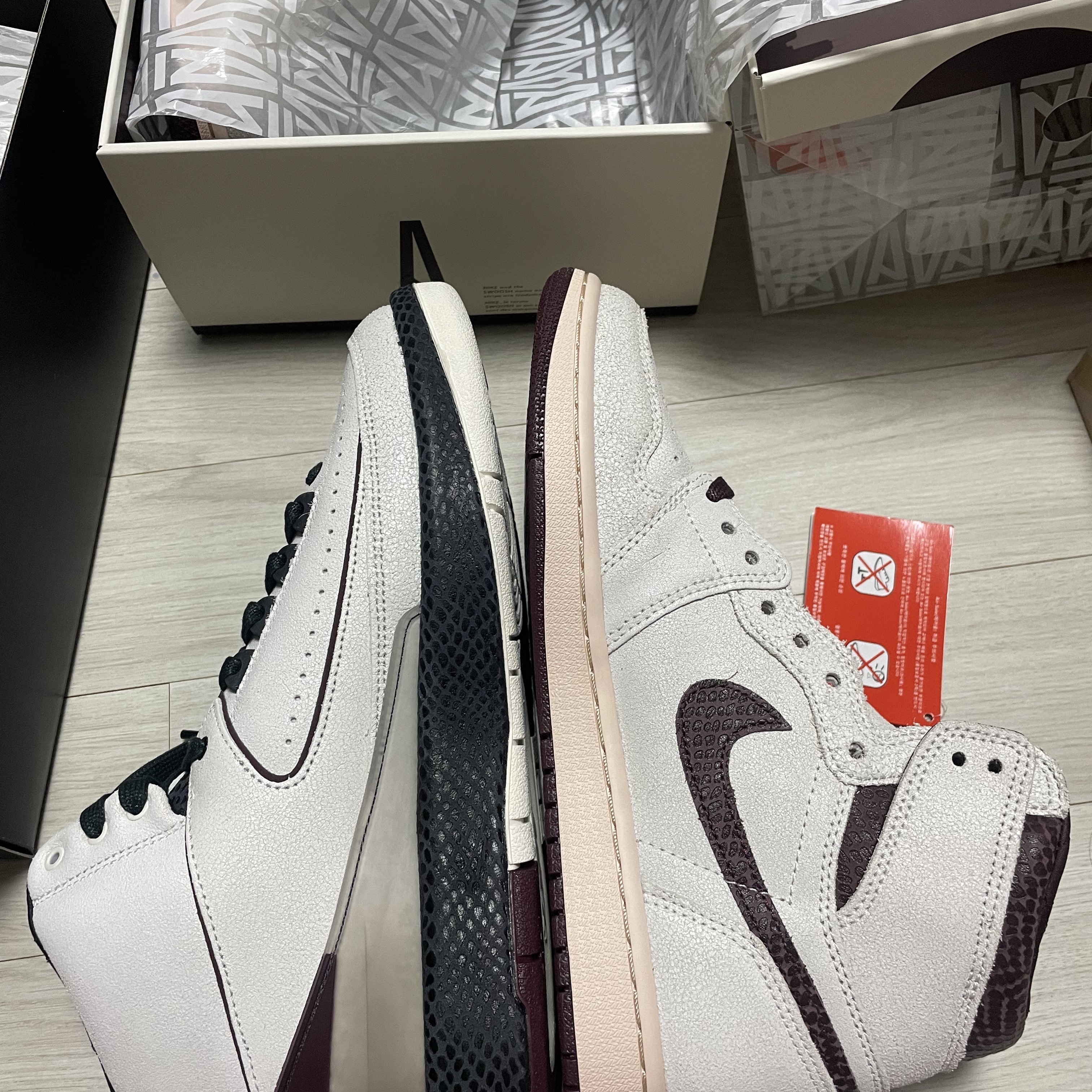 Jordan 2 x A Ma Maniere Retro SP Sail and Burgundy 착용 스타일 - 4