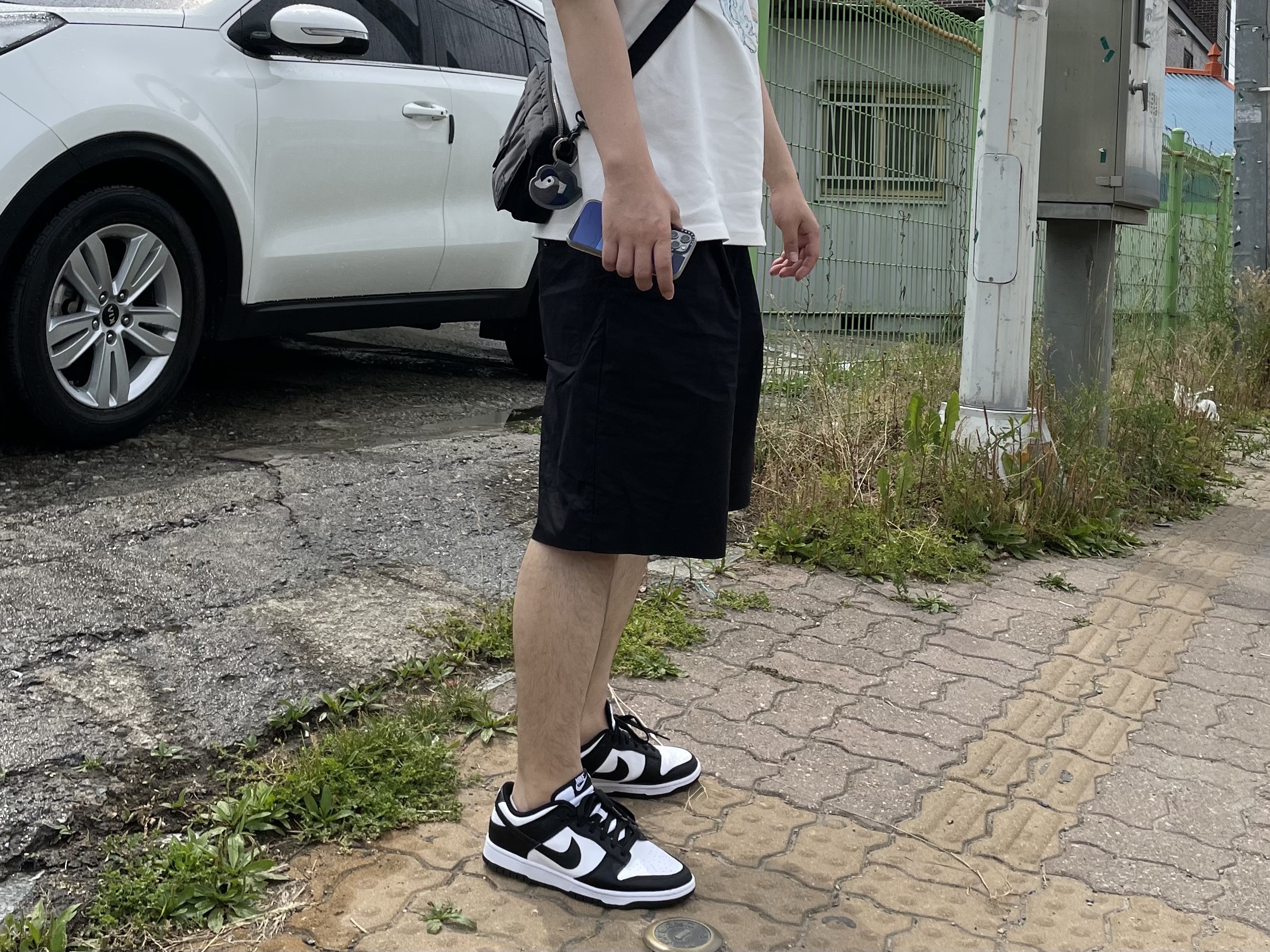 Nike Dunk Low Retro Black, Porter Tanker Shoulder Bag Black 착용 스타일