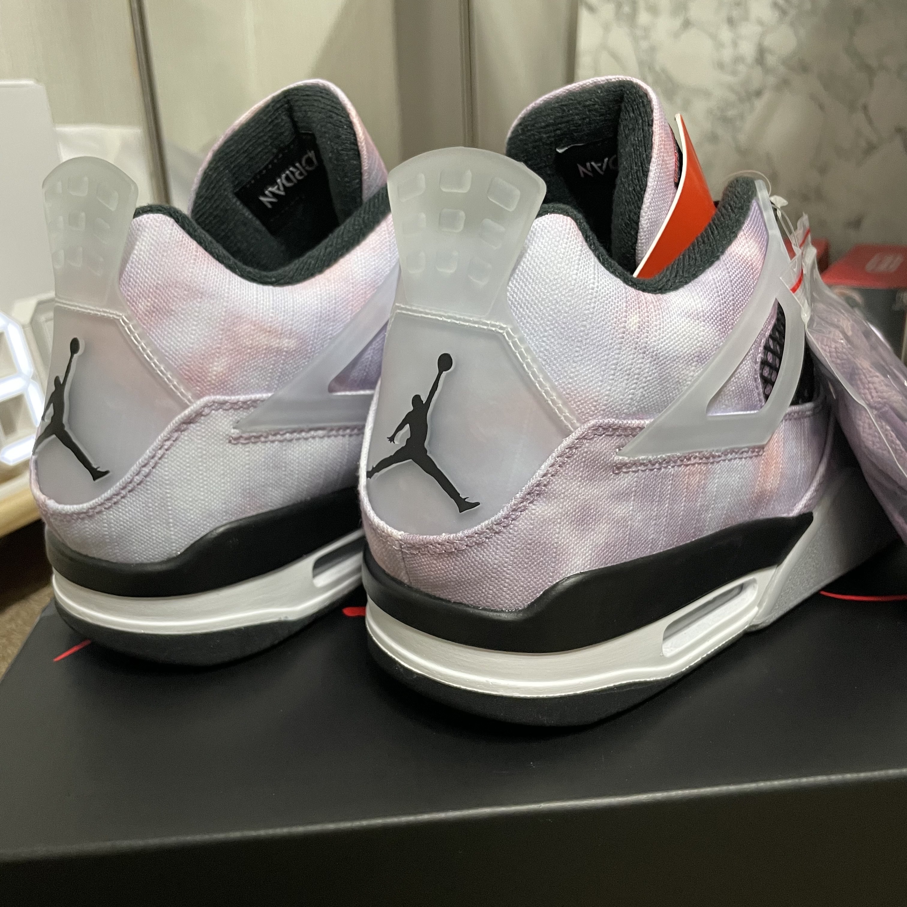Jordan 4 Retro SE Amethyst Wave 착용 스타일 - 2