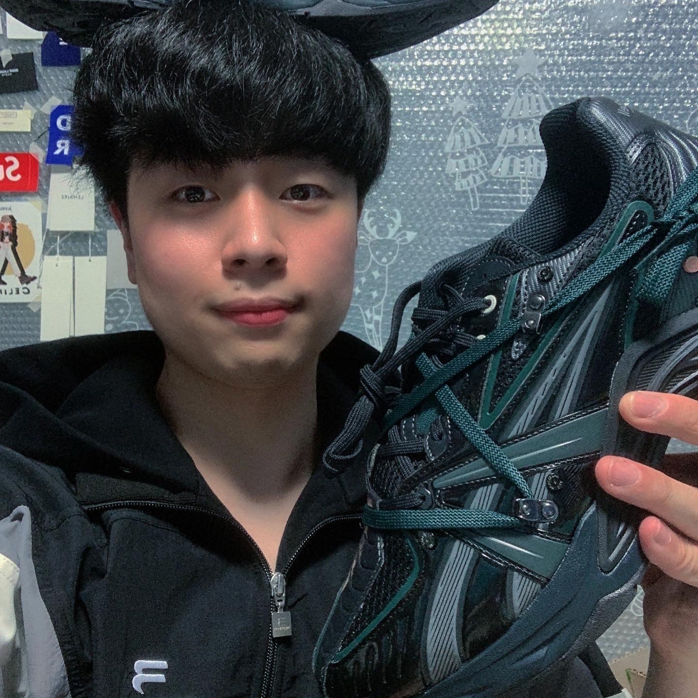 Asics x Andersson Bell HN2-S Protoblast Black, Balenciaga Sporty B Track Jacket Blue 착용 스타일 - 2