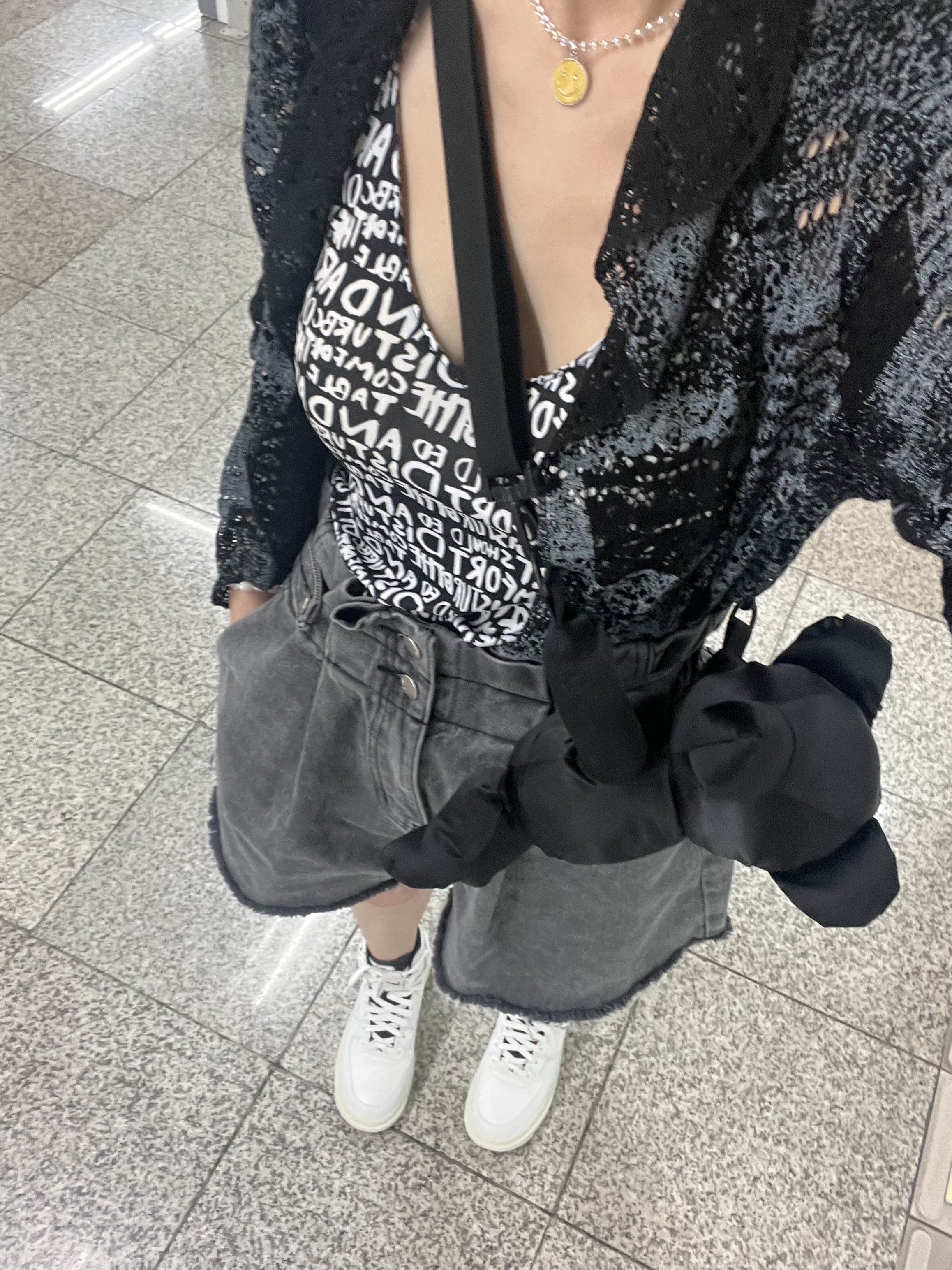 (W) Nike Air Force 1 High Utility 2.0 Summit White 착용 스타일 - 2