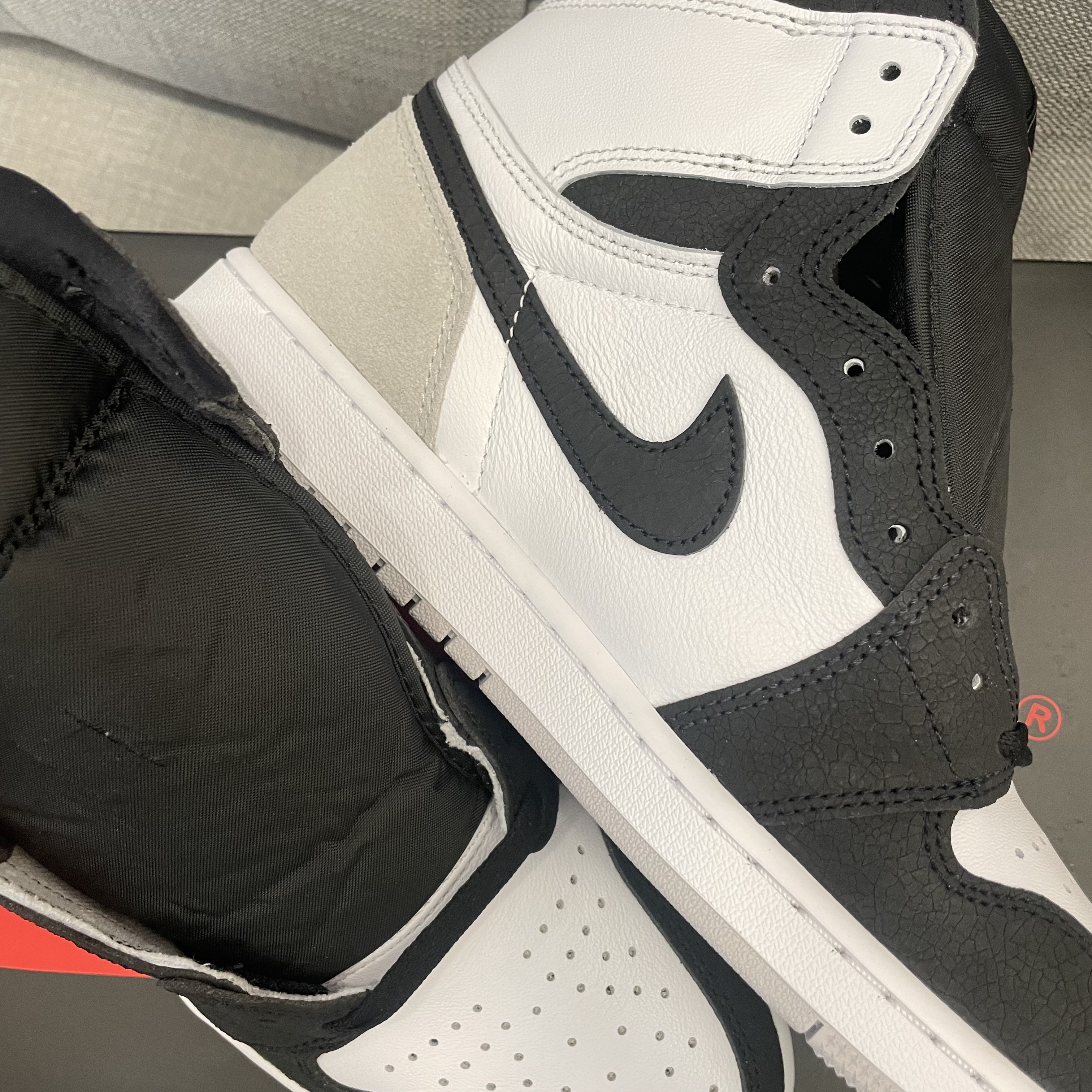 Jordan 1 Retro High OG Bleached Coral 착용 스타일 - 1