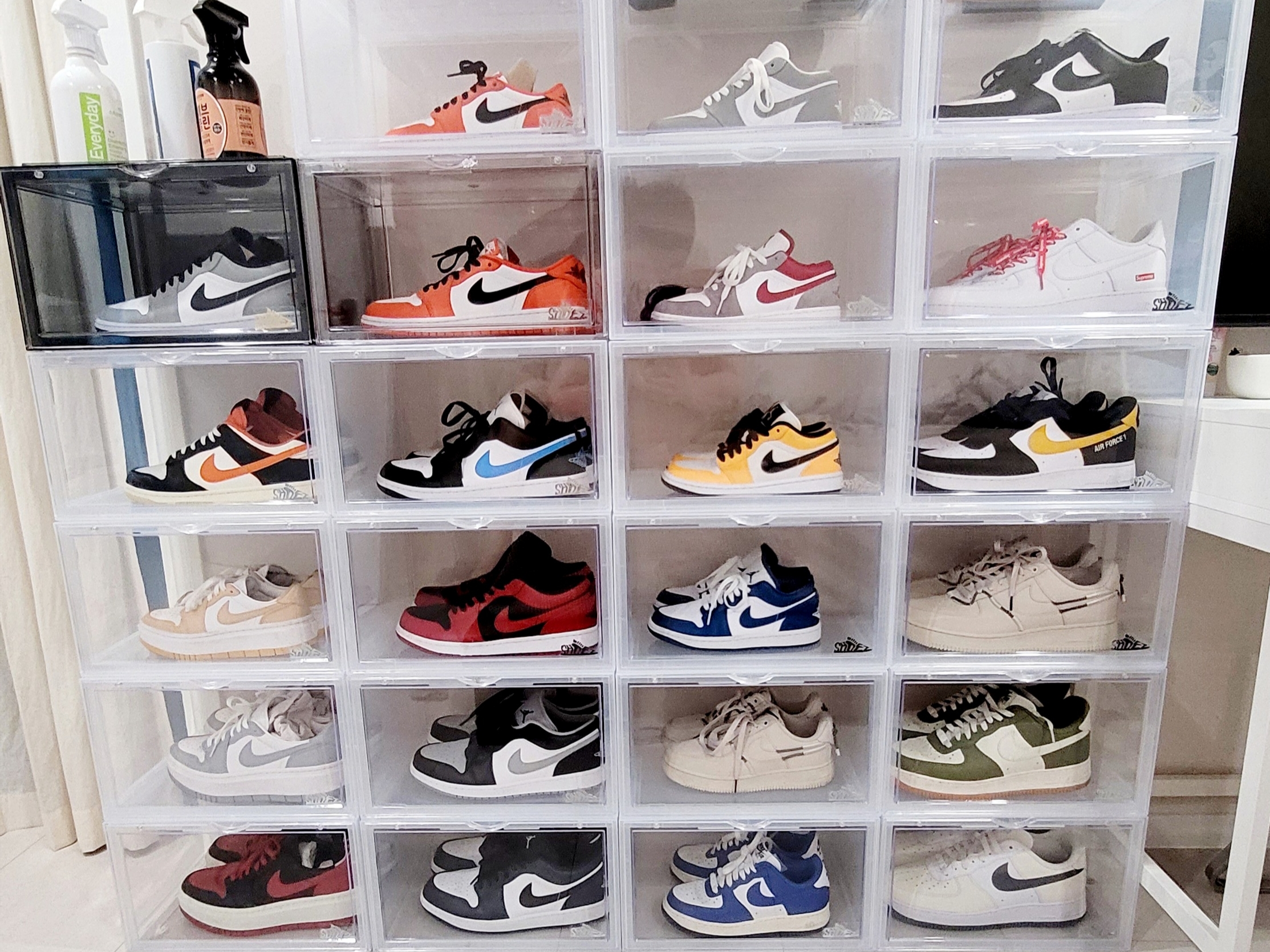 Jordan 1 Low OG Starfish, Jordan 1 Low Light Smoke Grey 착용 스타일