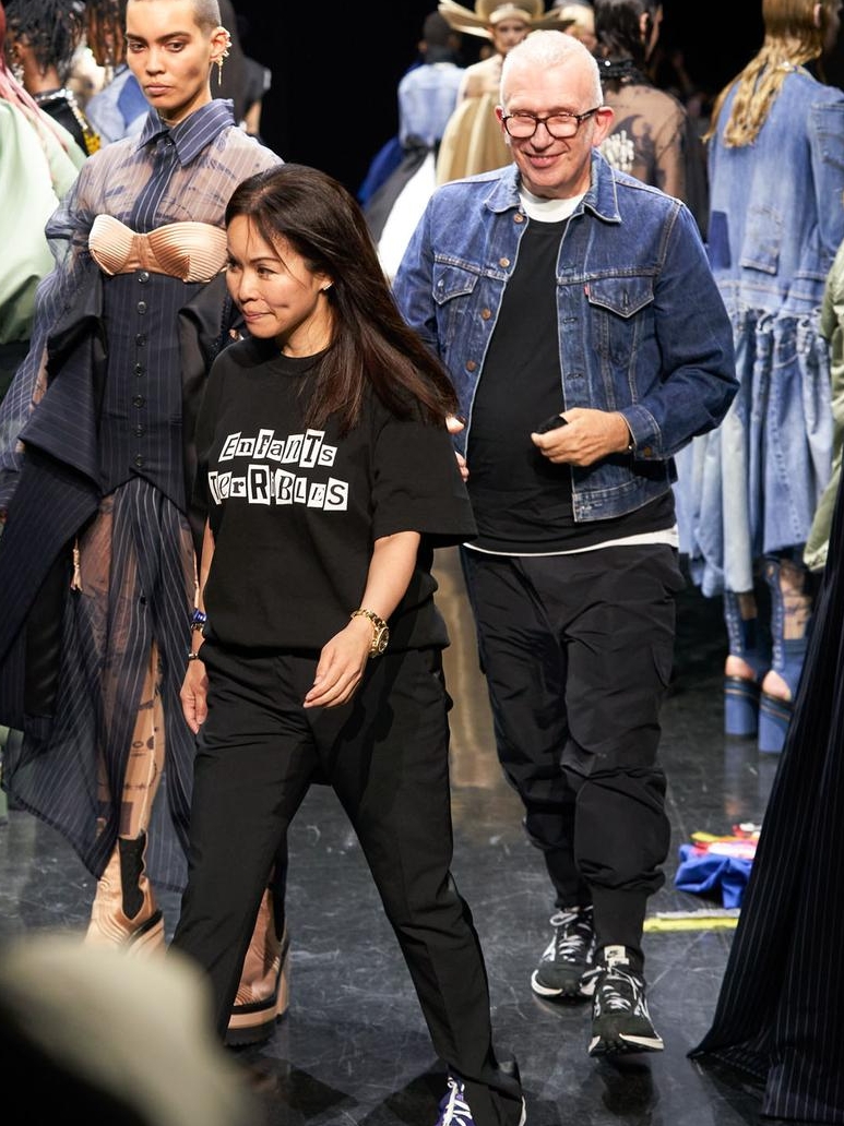 Nike x Sacai x Jean Paul Gaultier VaporWaffle Black White 착용 스타일