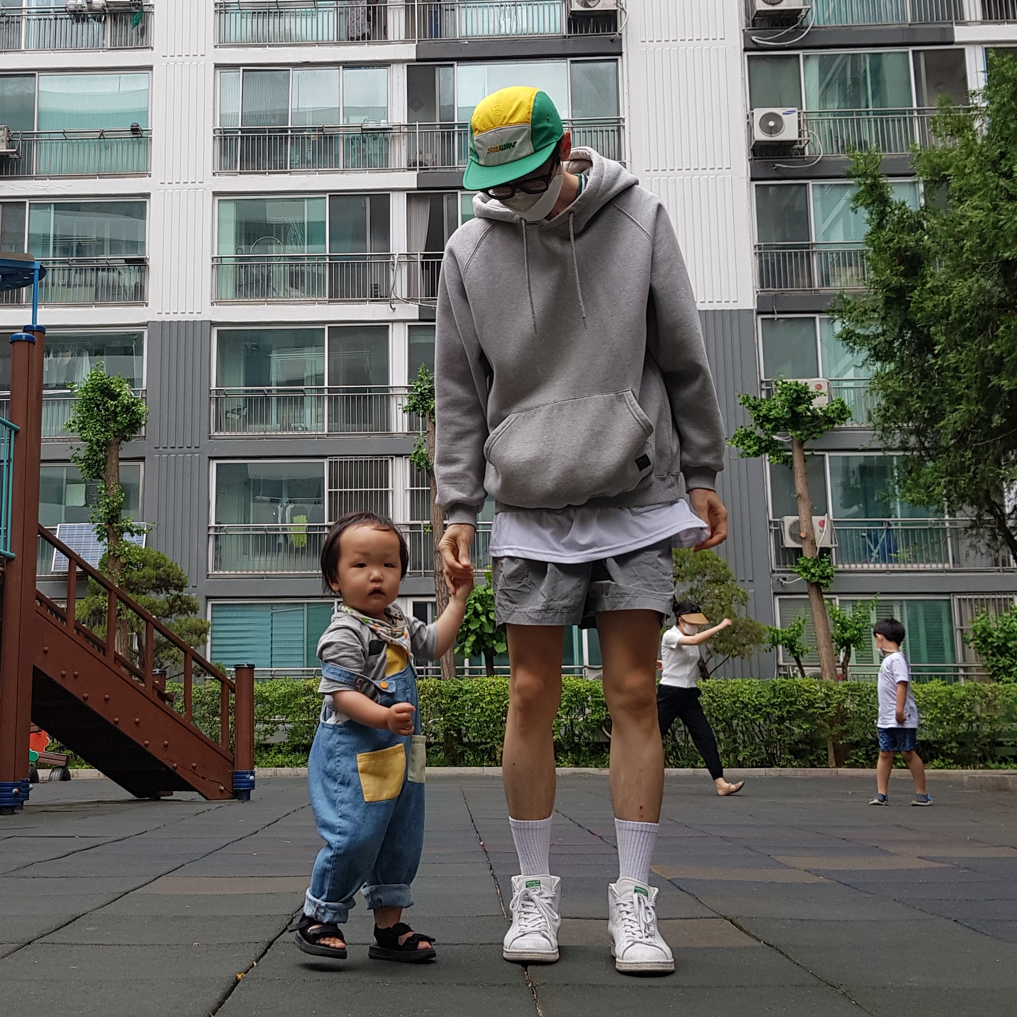 Adidas Stan Smith White Green OG 착용 스타일