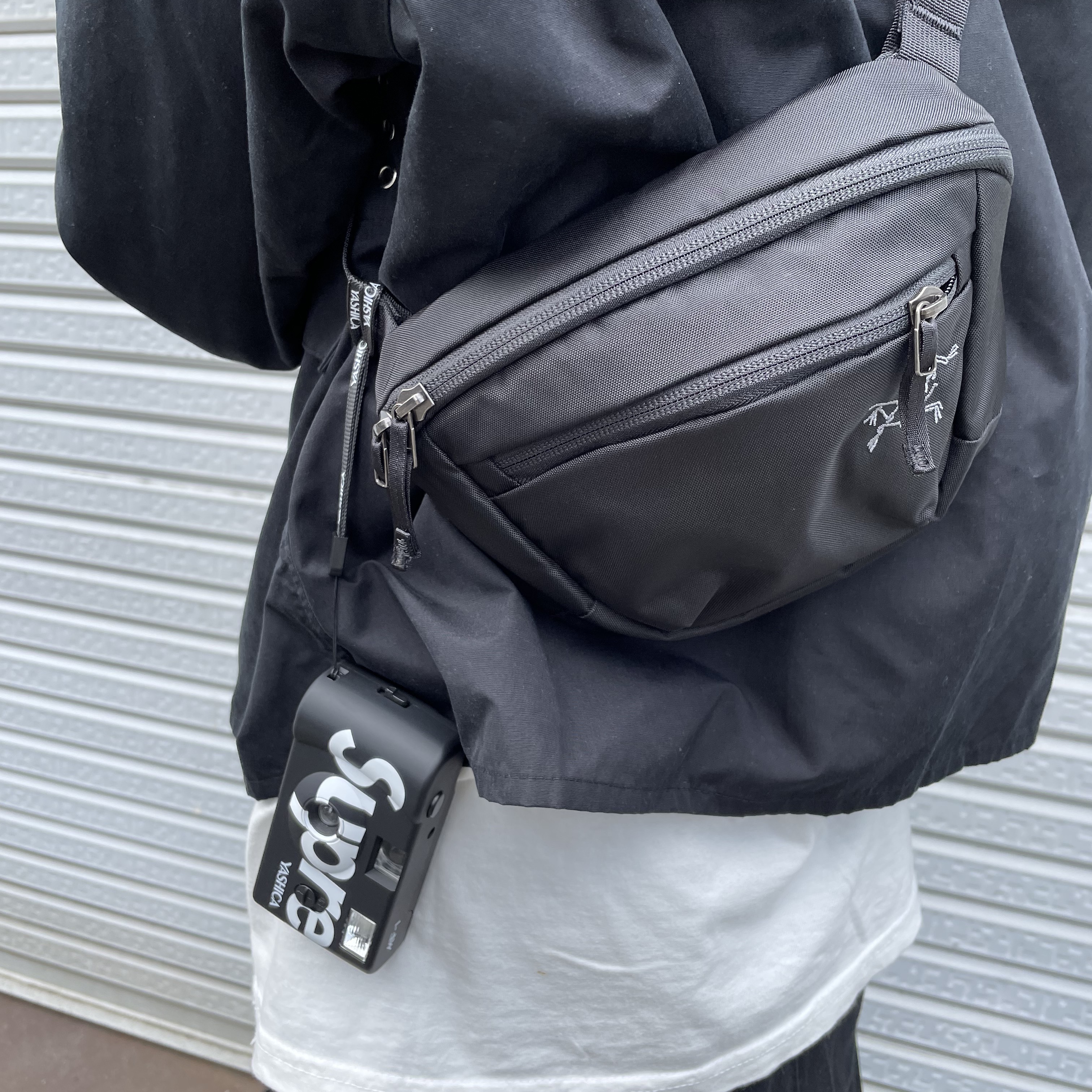 Arc'teryx Mantis 1 Waistpack Black, Nike x Supreme Air Force 1 Low Black 착용 스타일 - 2