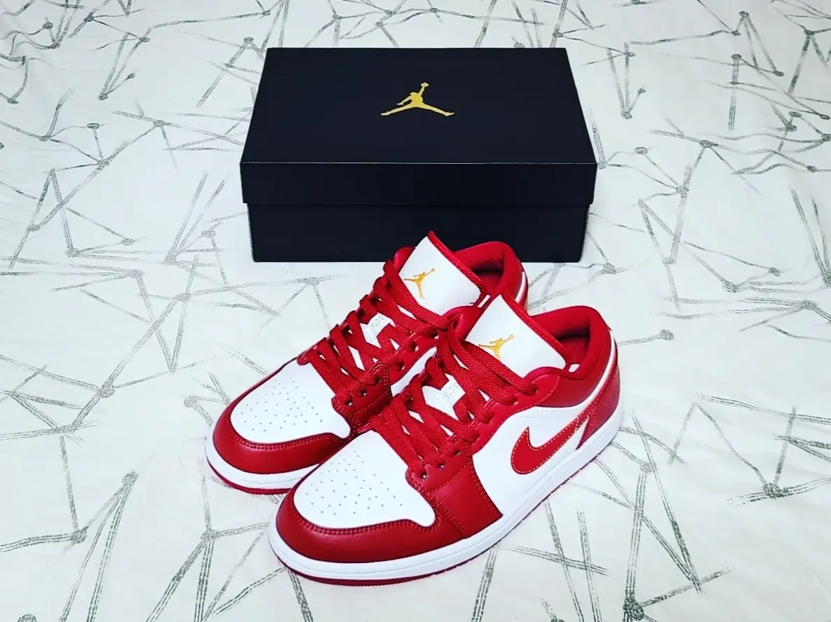 Jordan 1 Low Cardinal Red 착용 스타일 - 1