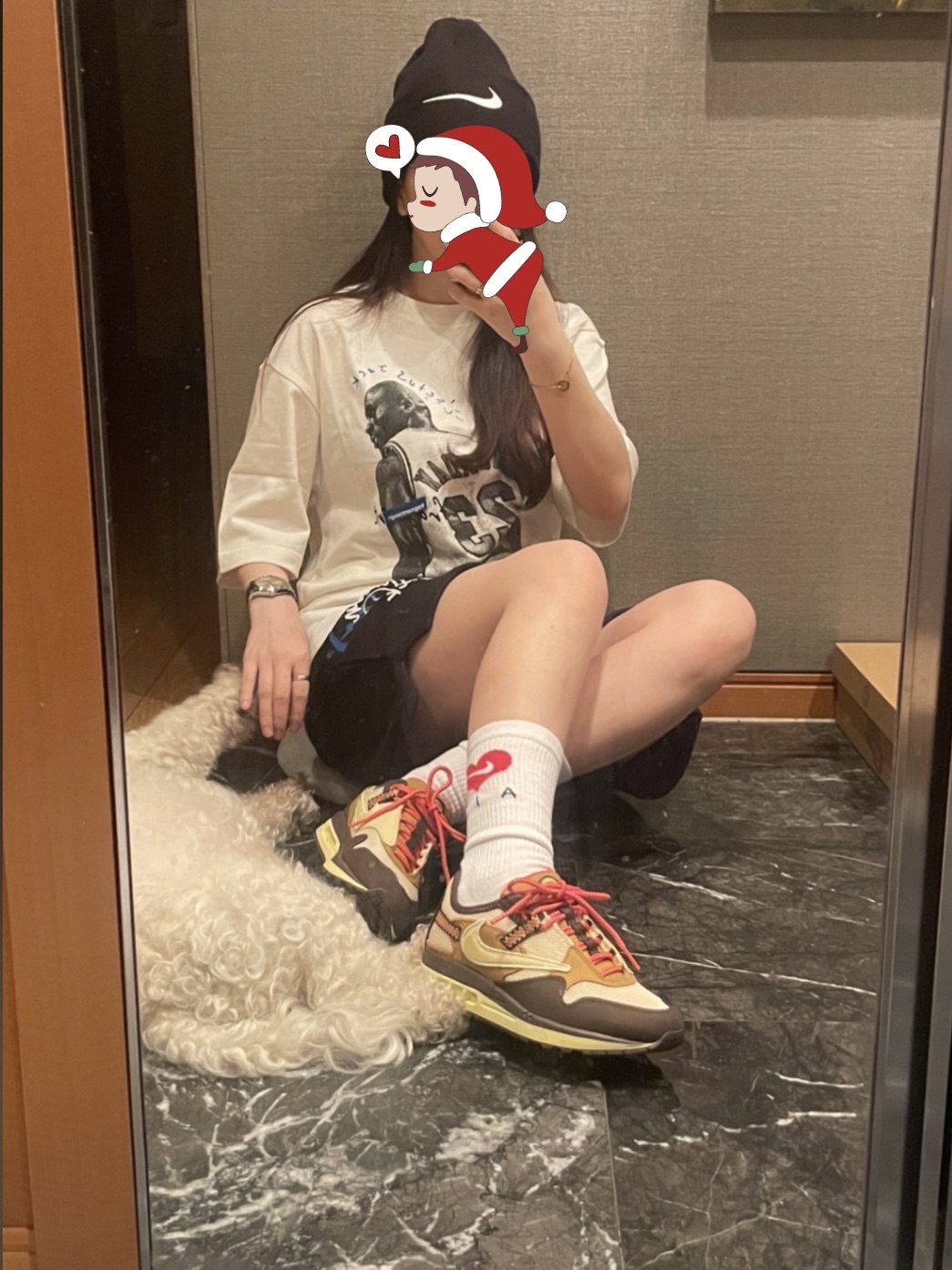 Nike x Travis Scott Air Max 1 Cact.us Brown, Jordan x Travis Scott x Fragment T-Shirt Sail (DJ0619-133) 착용 스타일 - 3