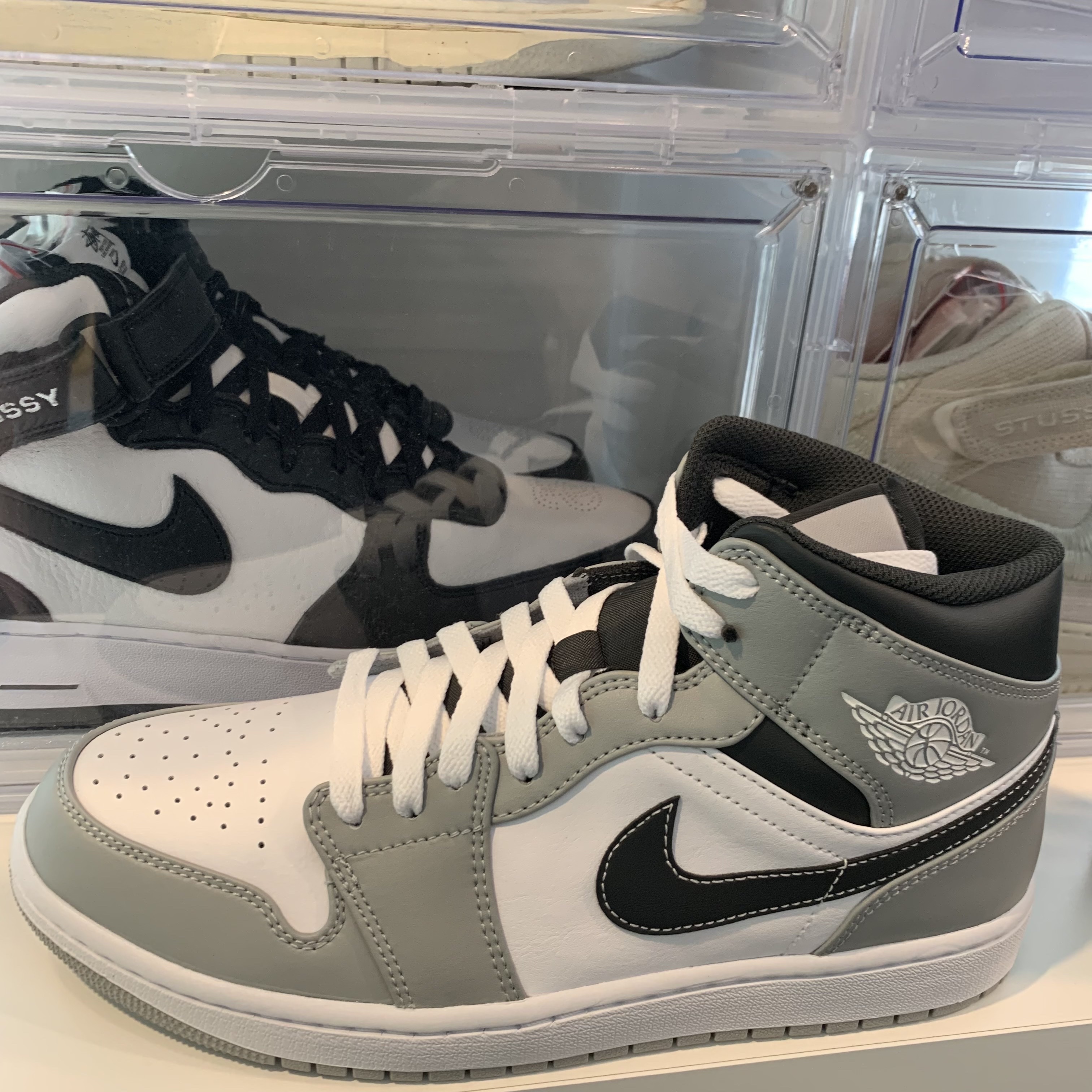 Jordan 1 Mid Light Smoke Grey Anthracite 착용 스타일 - 2