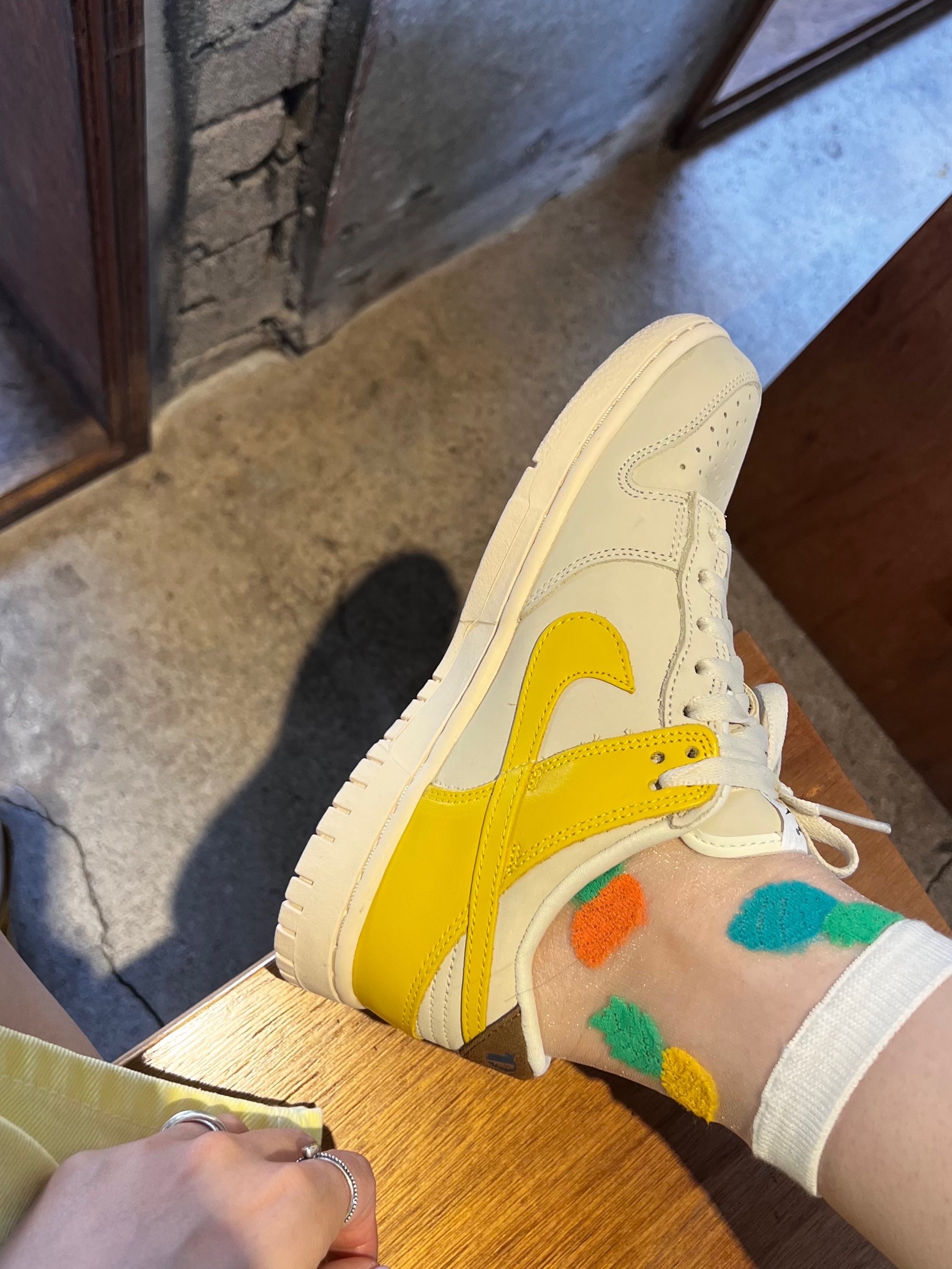 (W) Nike Dunk Low LX Banana 착용 스타일 - 2