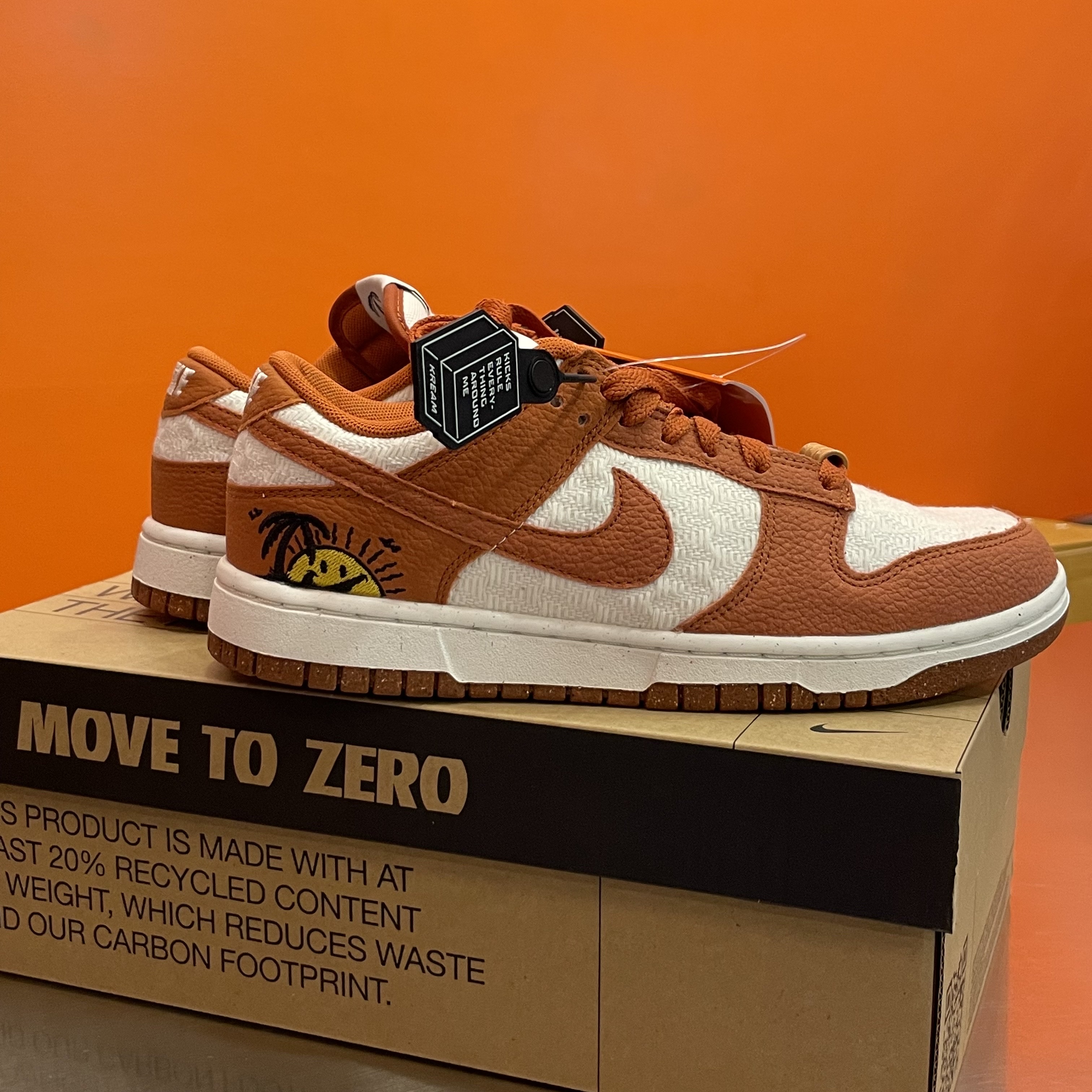(W) Nike Dunk Low SE Sun Club Burnt Sunrise 착용 스타일 - 1