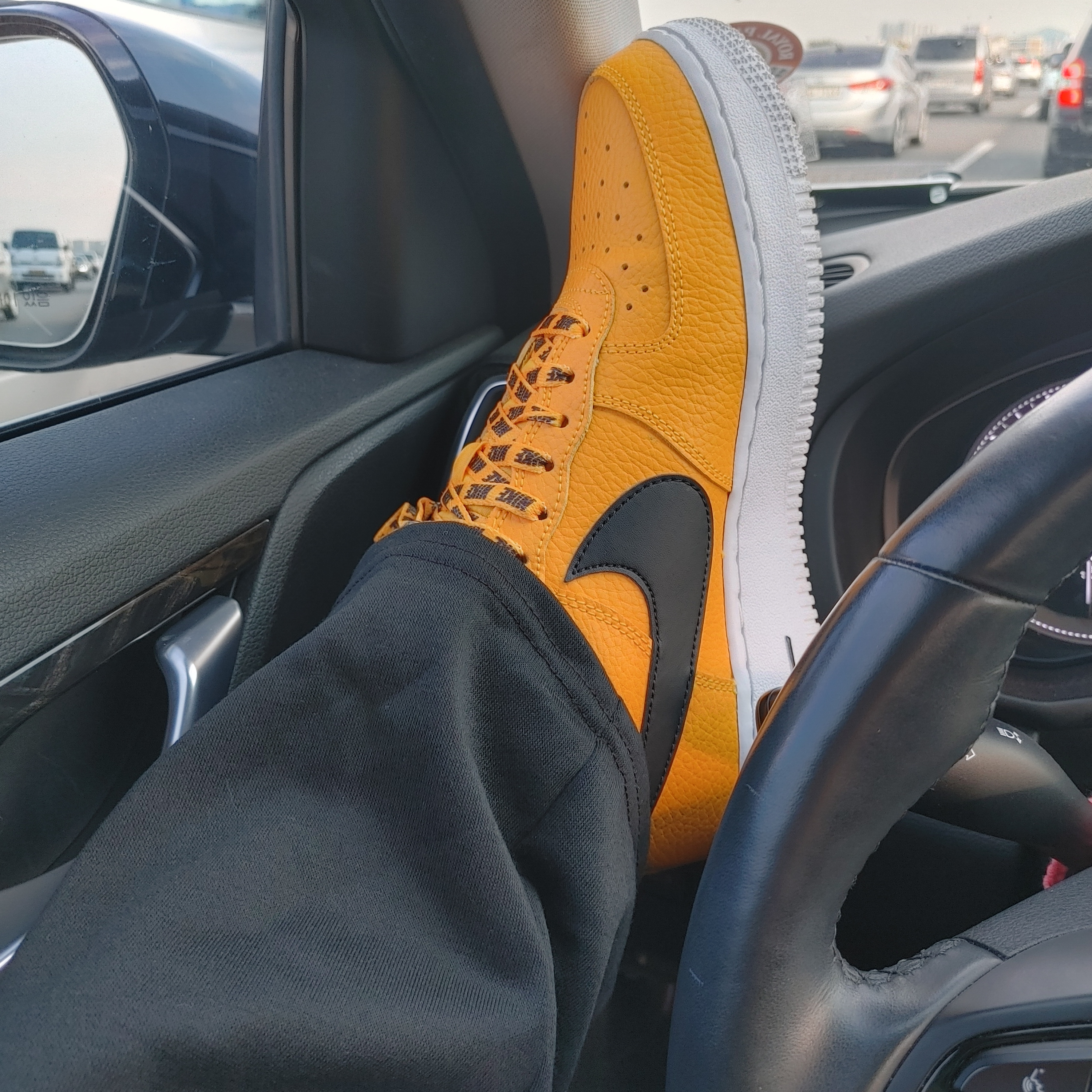 Nike Air Force 1 Low NBA Amarillo 착용 스타일