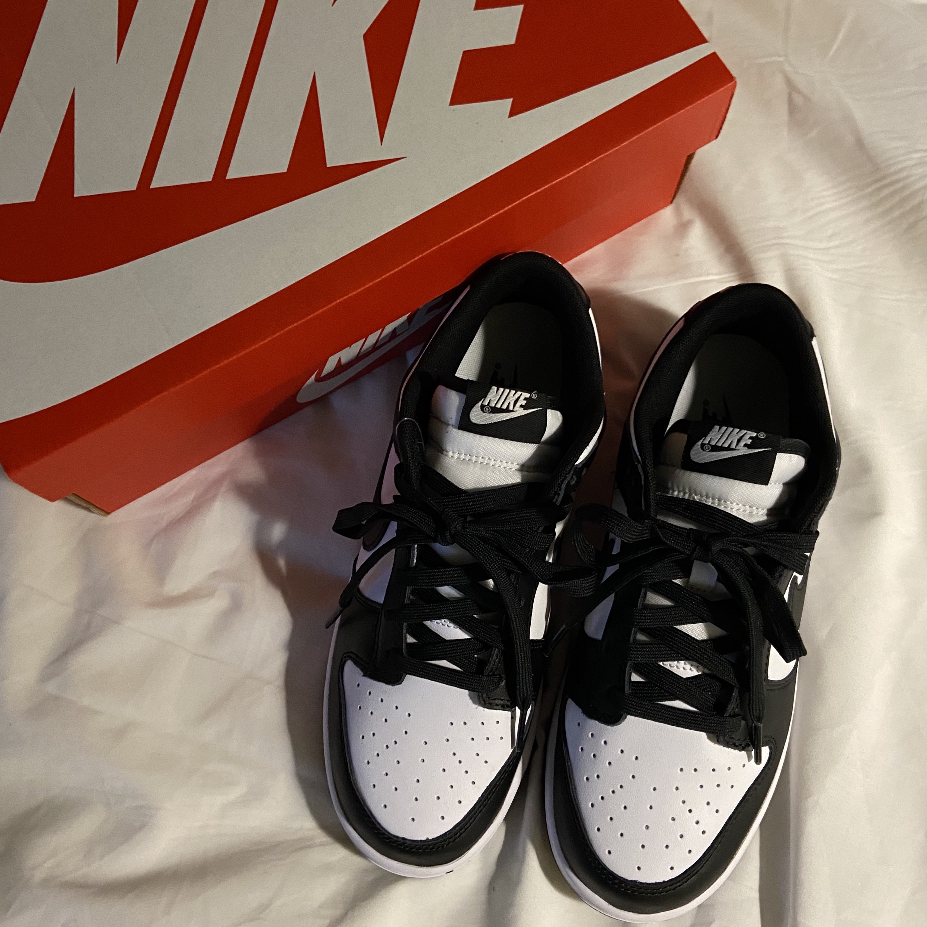 (W) Nike Dunk Low Black 착용 스타일 - 1