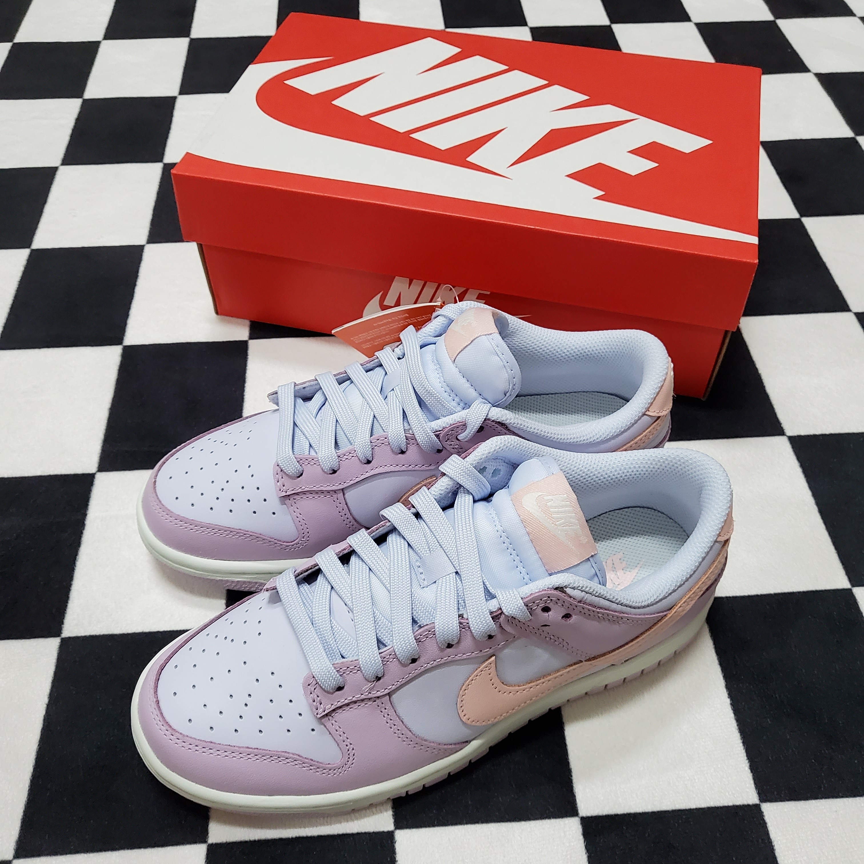 (W) Nike Dunk Low Atmosphere Pink 착용 스타일 - 1