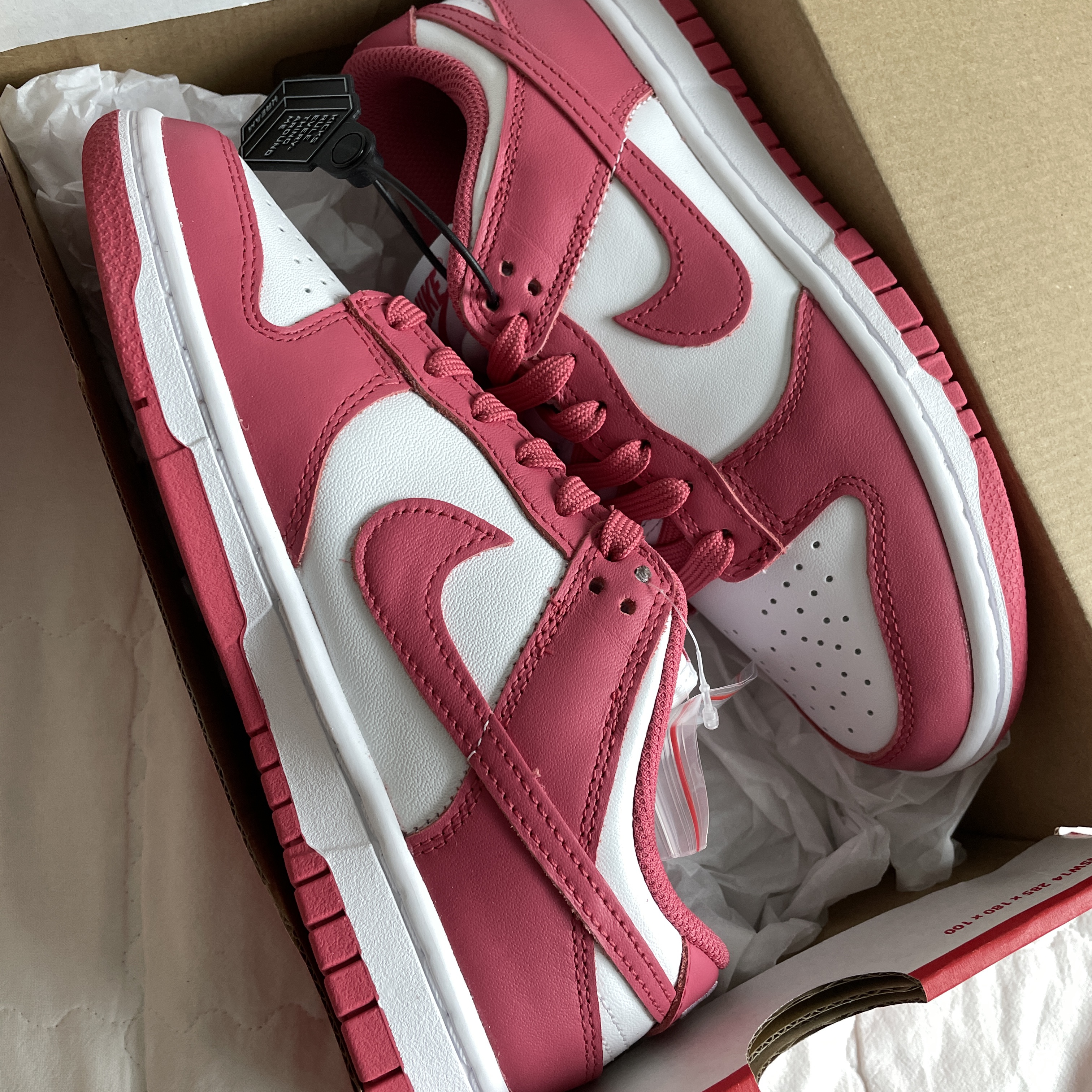 (W) Nike Dunk Low Archeo Pink 착용 스타일