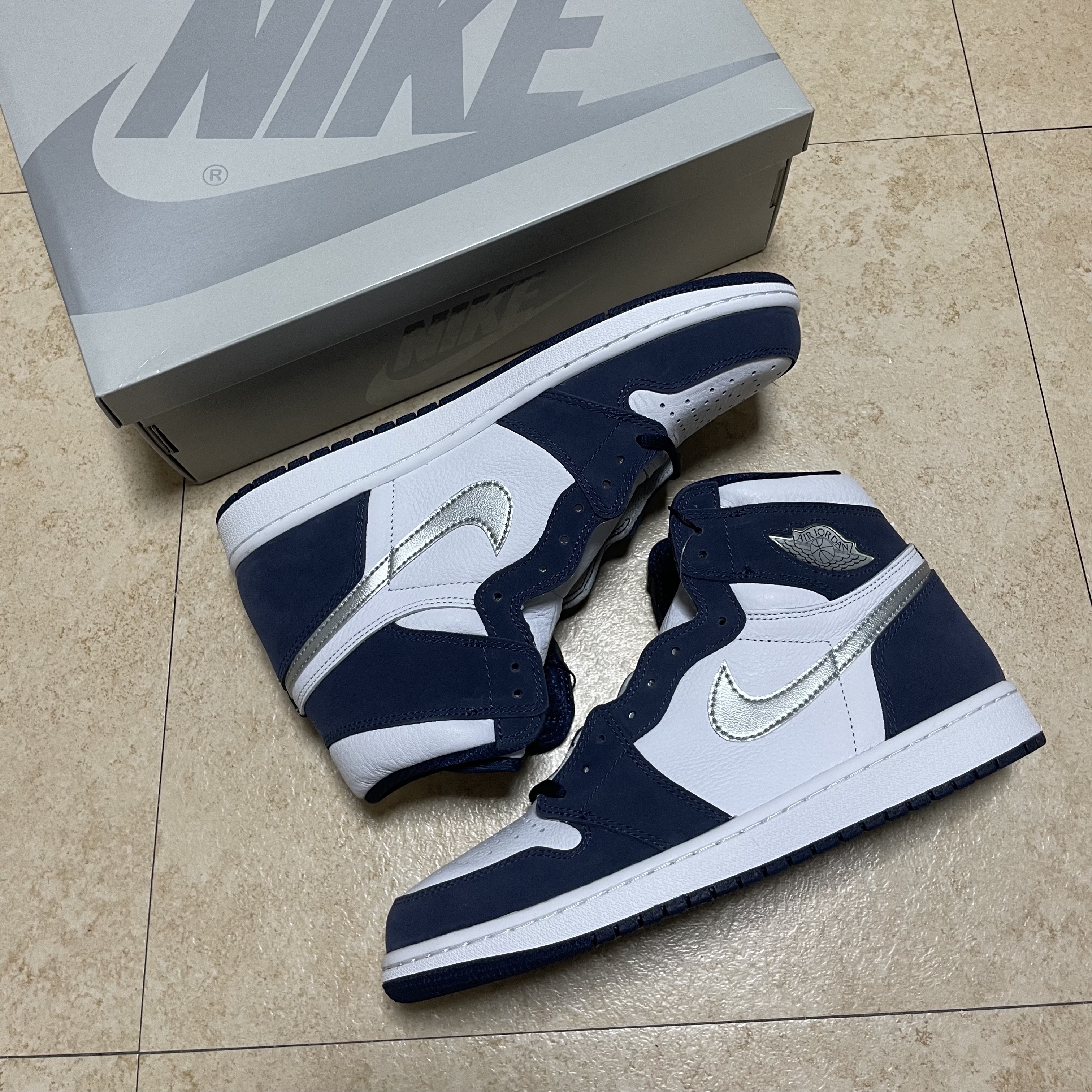 Jordan 1 Retro High OG CO.JP Midnight Navy 착용 스타일 - 1