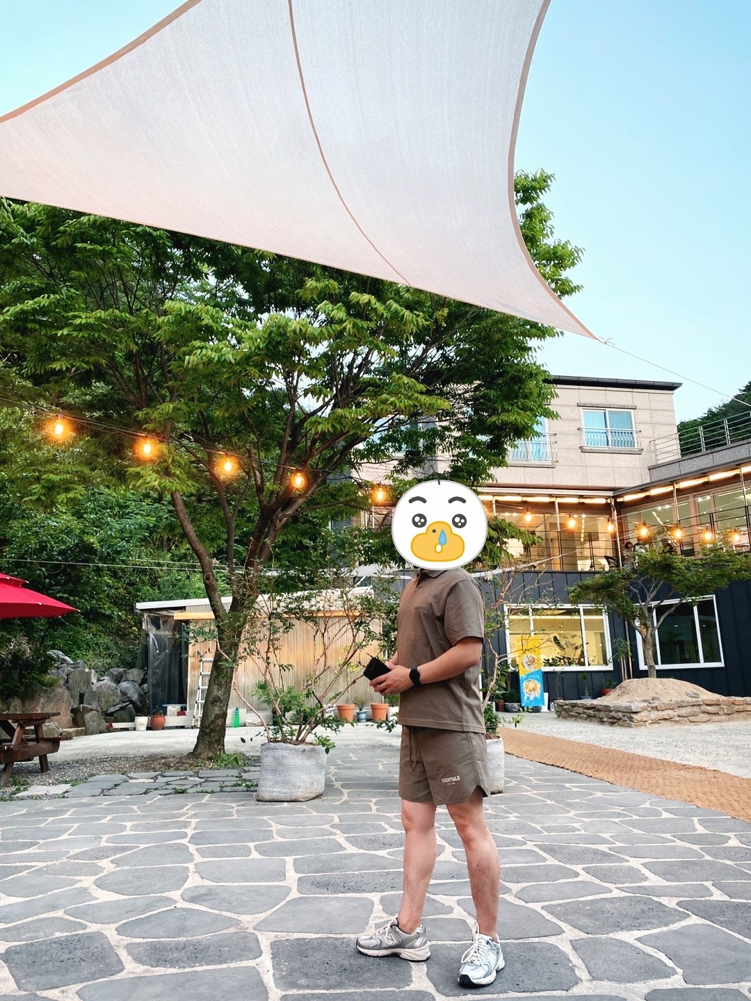 Essentials Volley Shorts Taupe - 21SS 착용 스타일