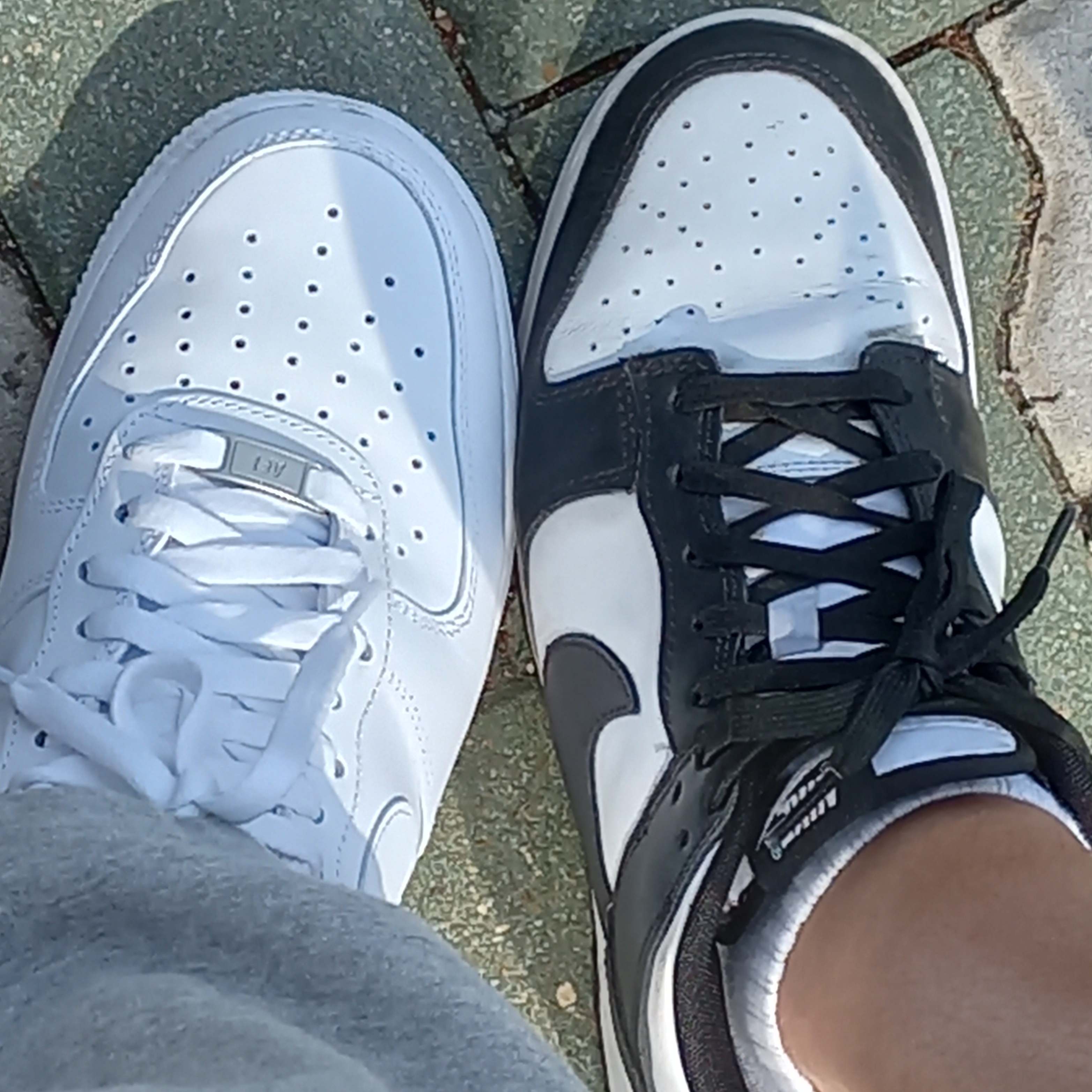 Nike Air Force 1 '07 Low White, Nike Dunk Low Retro Black 착용 스타일