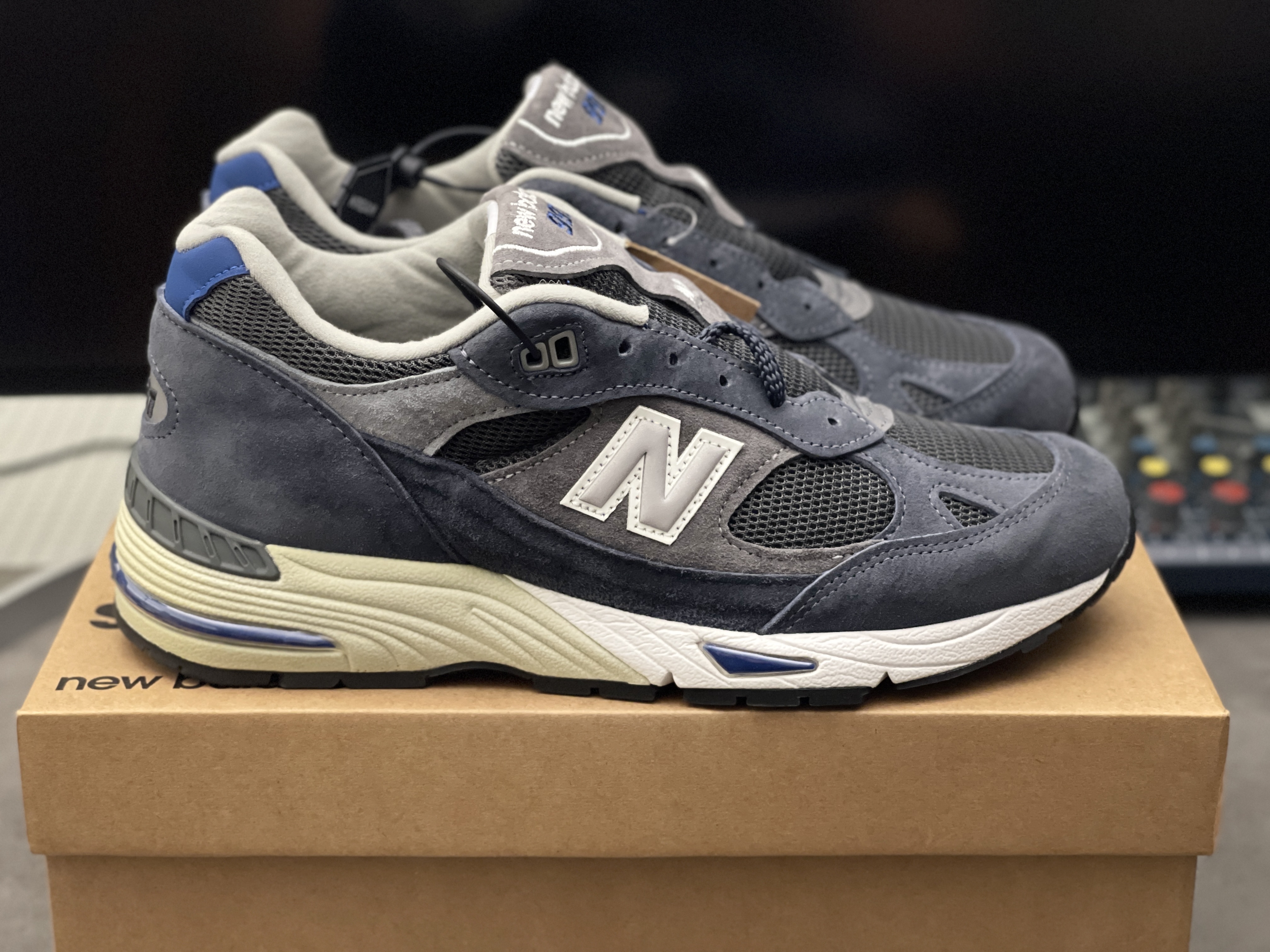 New Balance 991 Made in UK Grey Blue 착용 스타일 - 3