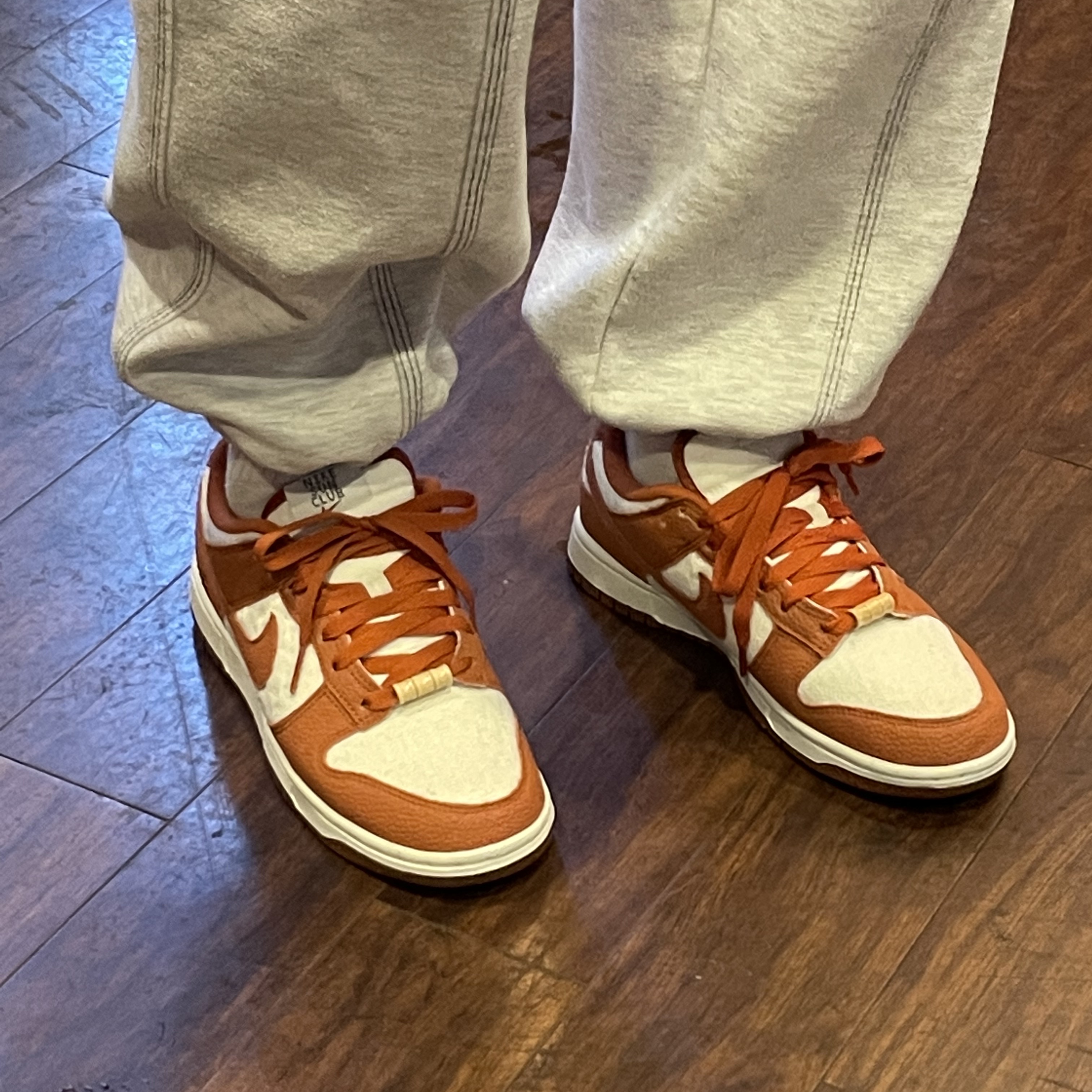 (W) Nike Dunk Low SE Sun Club Burnt Sunrise 착용 스타일 - 2