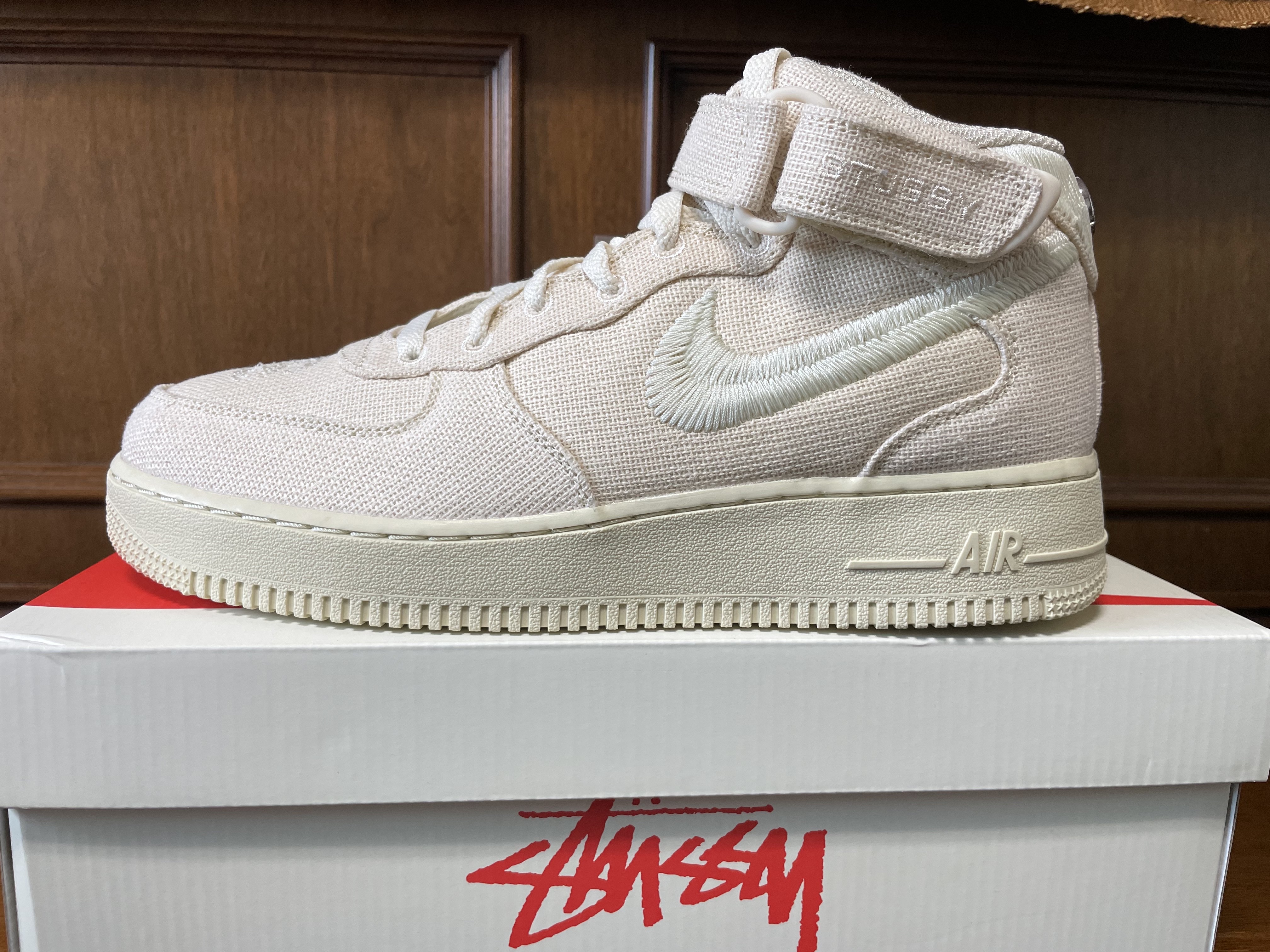 Nike x Stussy Air Force 1 '07 Mid SP Fossil 착용 스타일 - 1