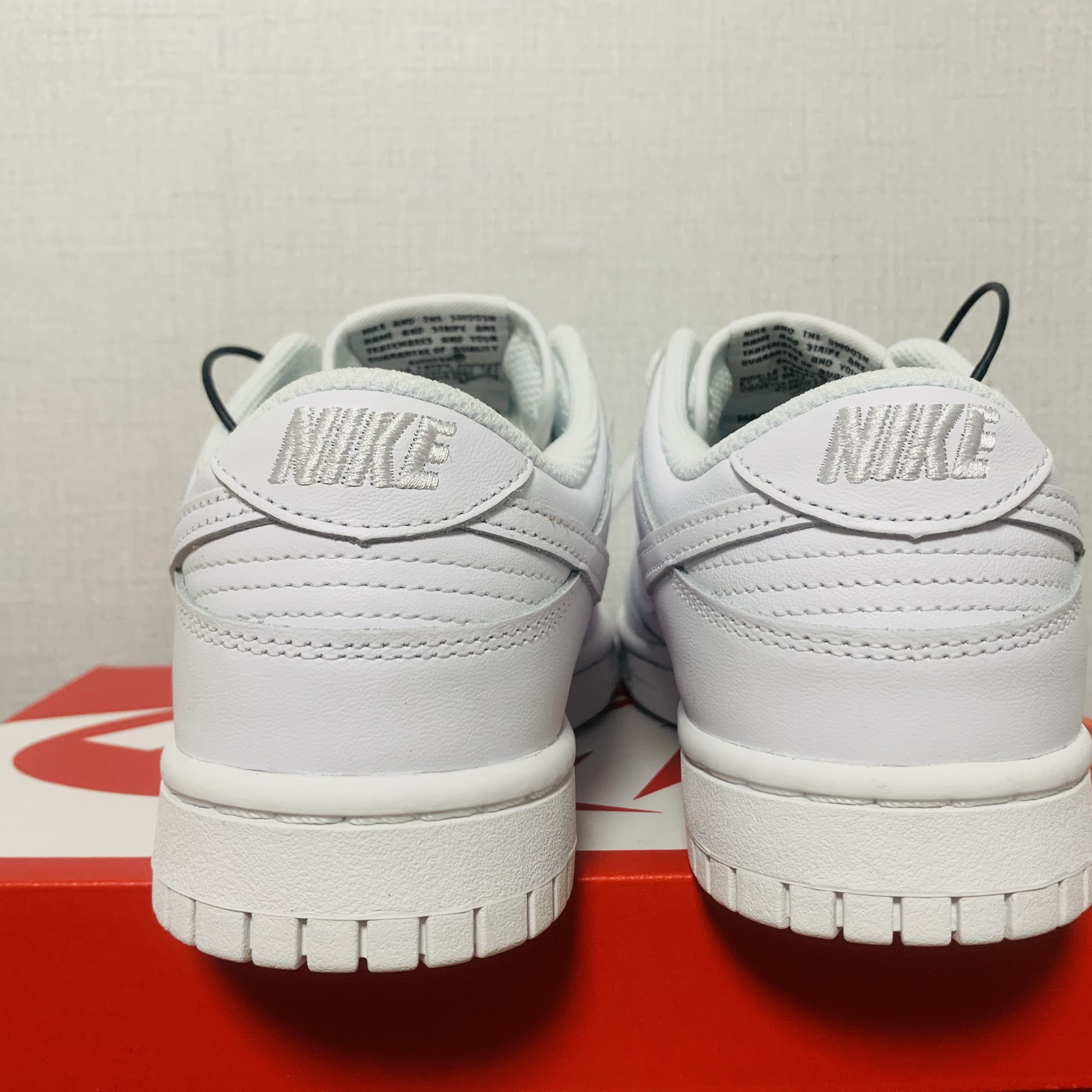 (W) Nike Dunk Low Triple White 착용 스타일 - 3