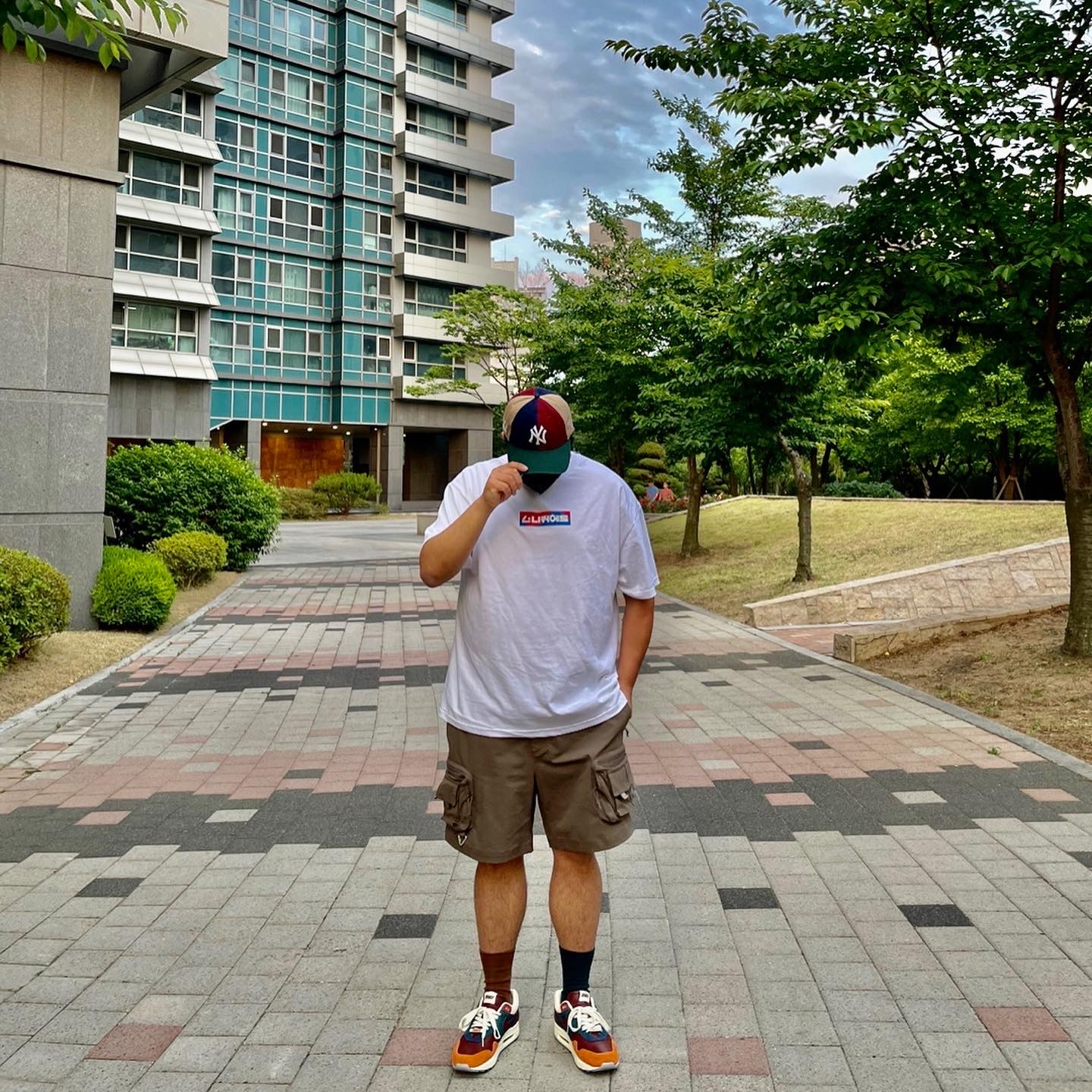 Nike x Kasina Air Max 1 SP Won-Ang Orange, Nike ACG Cargo Shorts Ironstone - Asia 착용 스타일 - 2