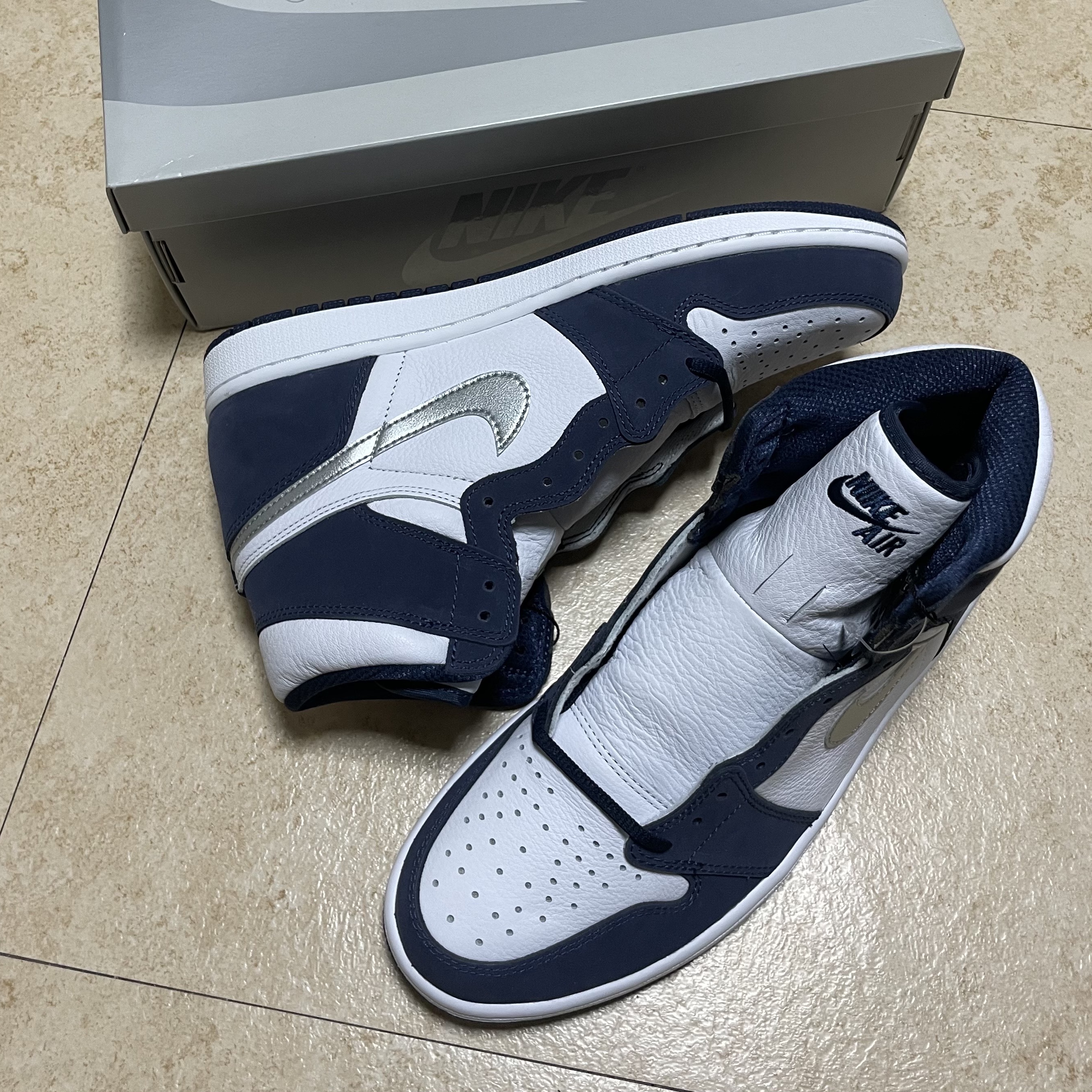Jordan 1 Retro High OG CO.JP Midnight Navy 착용 스타일 - 2