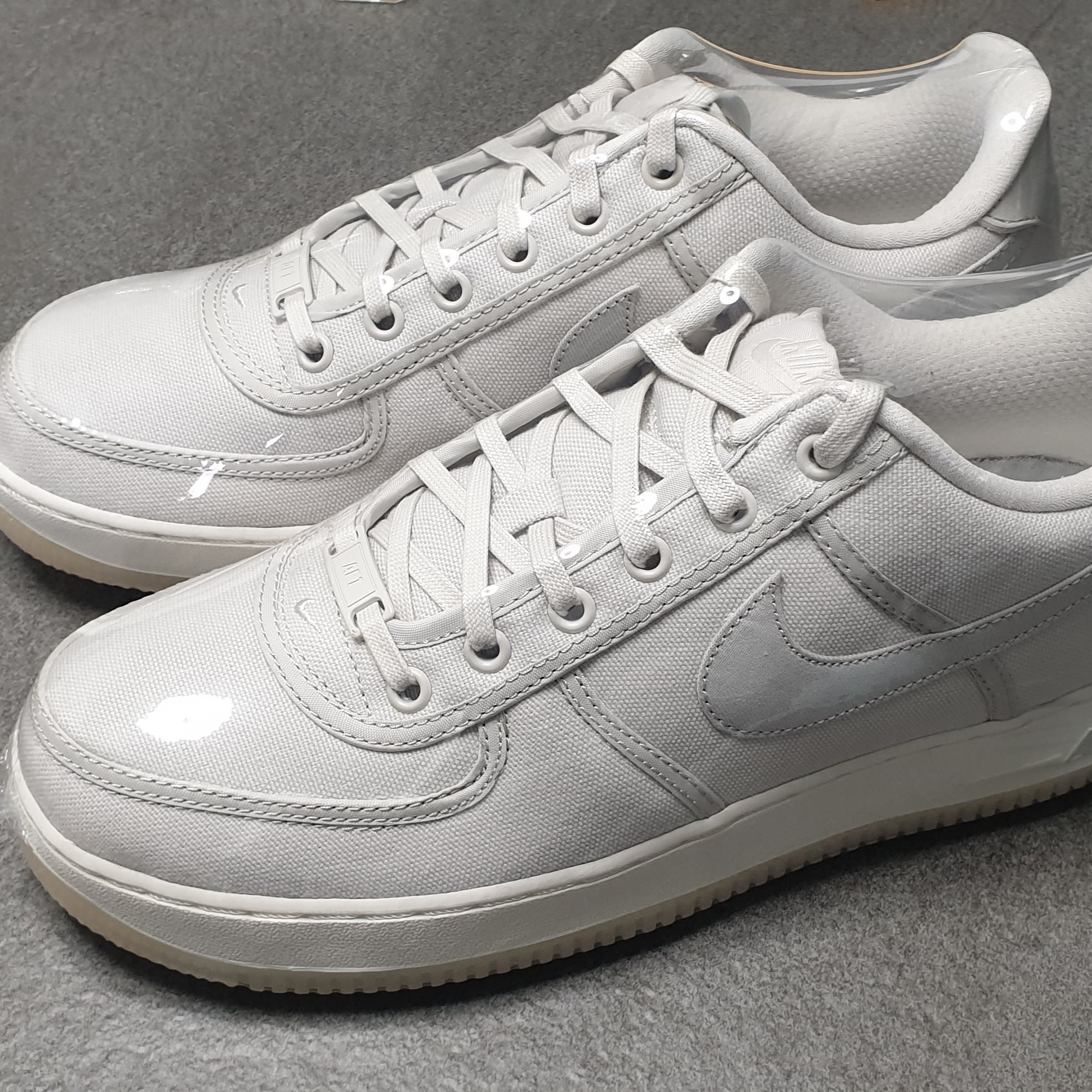 Nike Air Force 1 Low Canvas Light Bone 착용 스타일 - 1