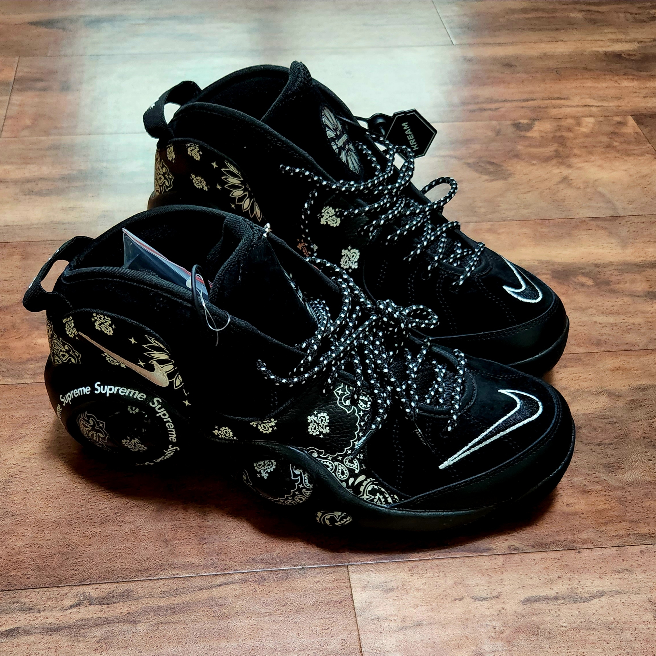 Nike x Supreme Air Zoom Flight 95 SP Black 착용 스타일 - 1