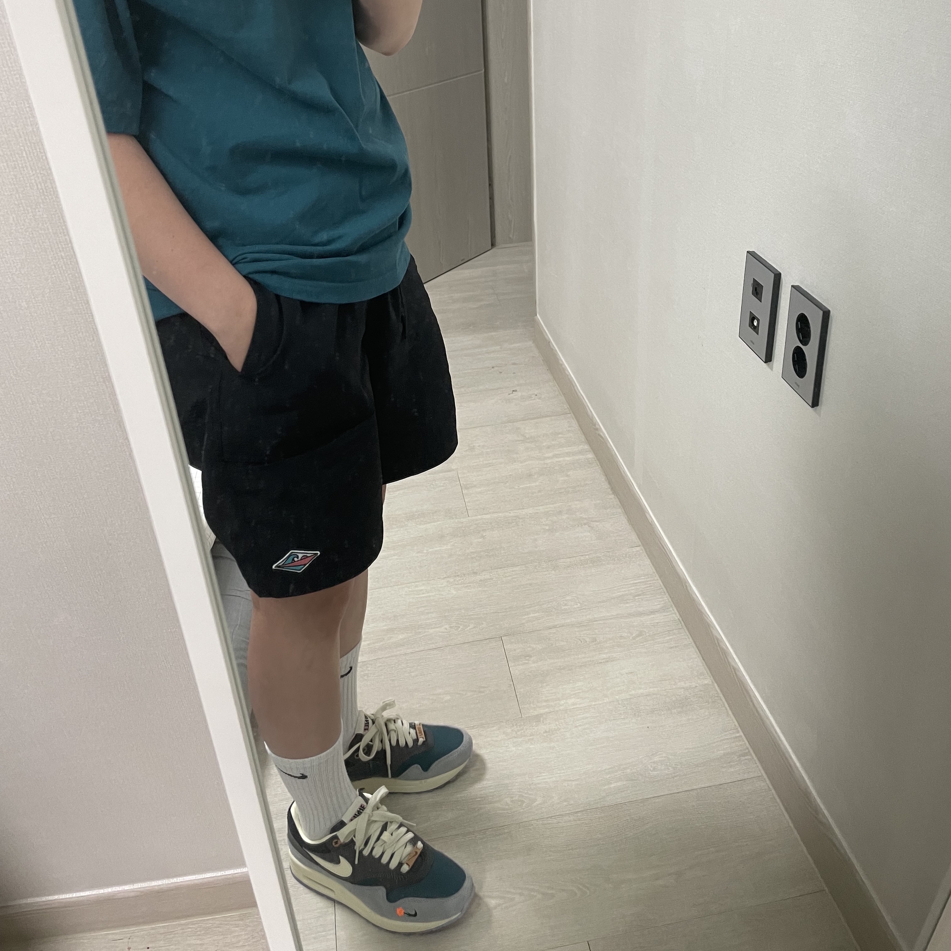 Nike x Kasina Air Max 1 SP Won-Ang Particle Grey 착용 스타일