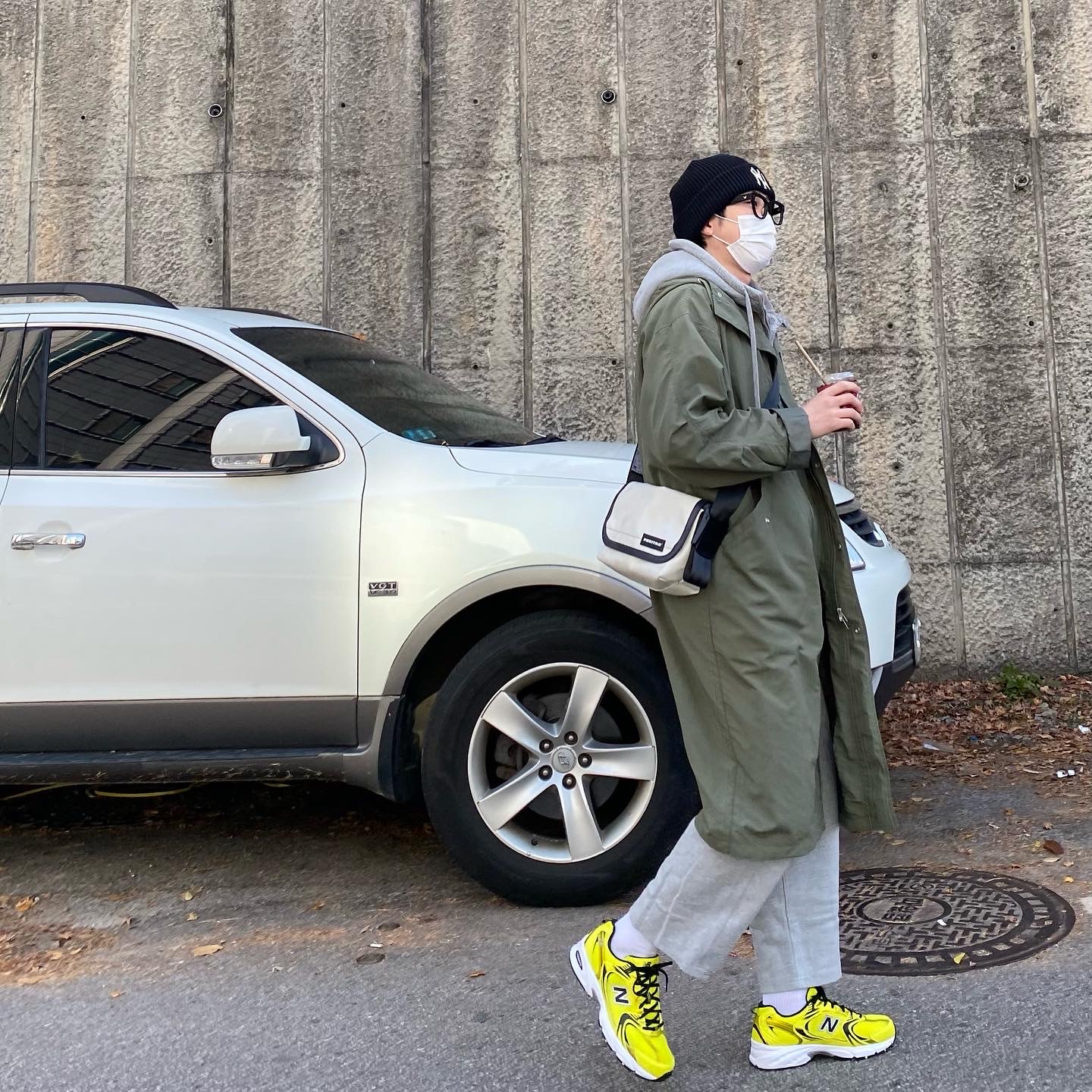 New Balance 530 Yellow 착용 스타일 - 2