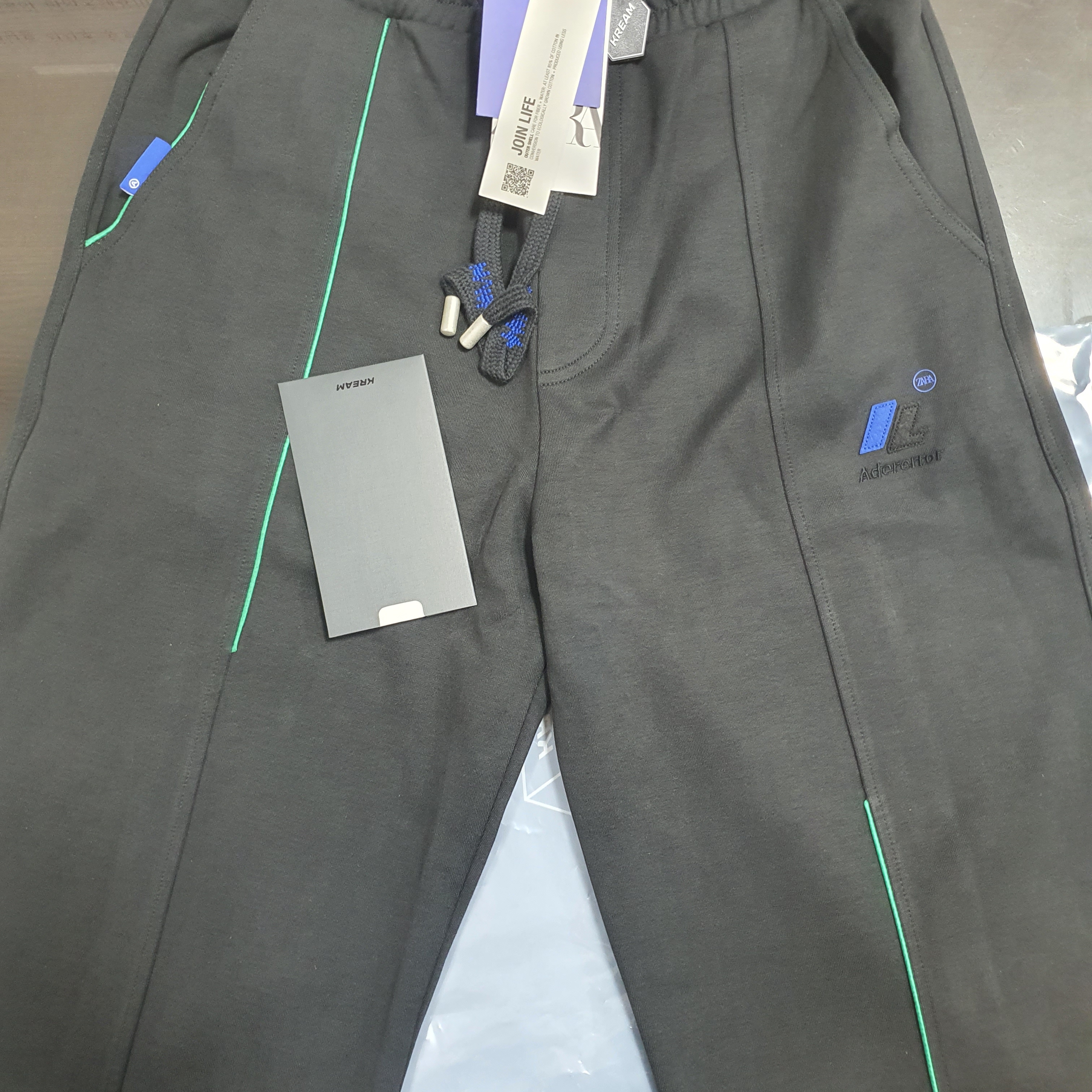 Zara x Ader Error Jogger Pants Dark Anthracite Grey 착용 스타일 - 1